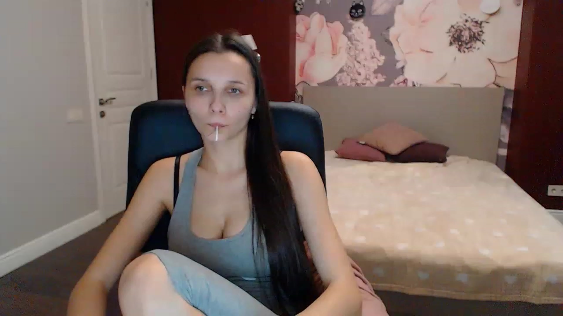Gallery image thumbnail from Karina_Mils's myfreecams stream on, 12/26/2022, 10:54 image 1 of 20