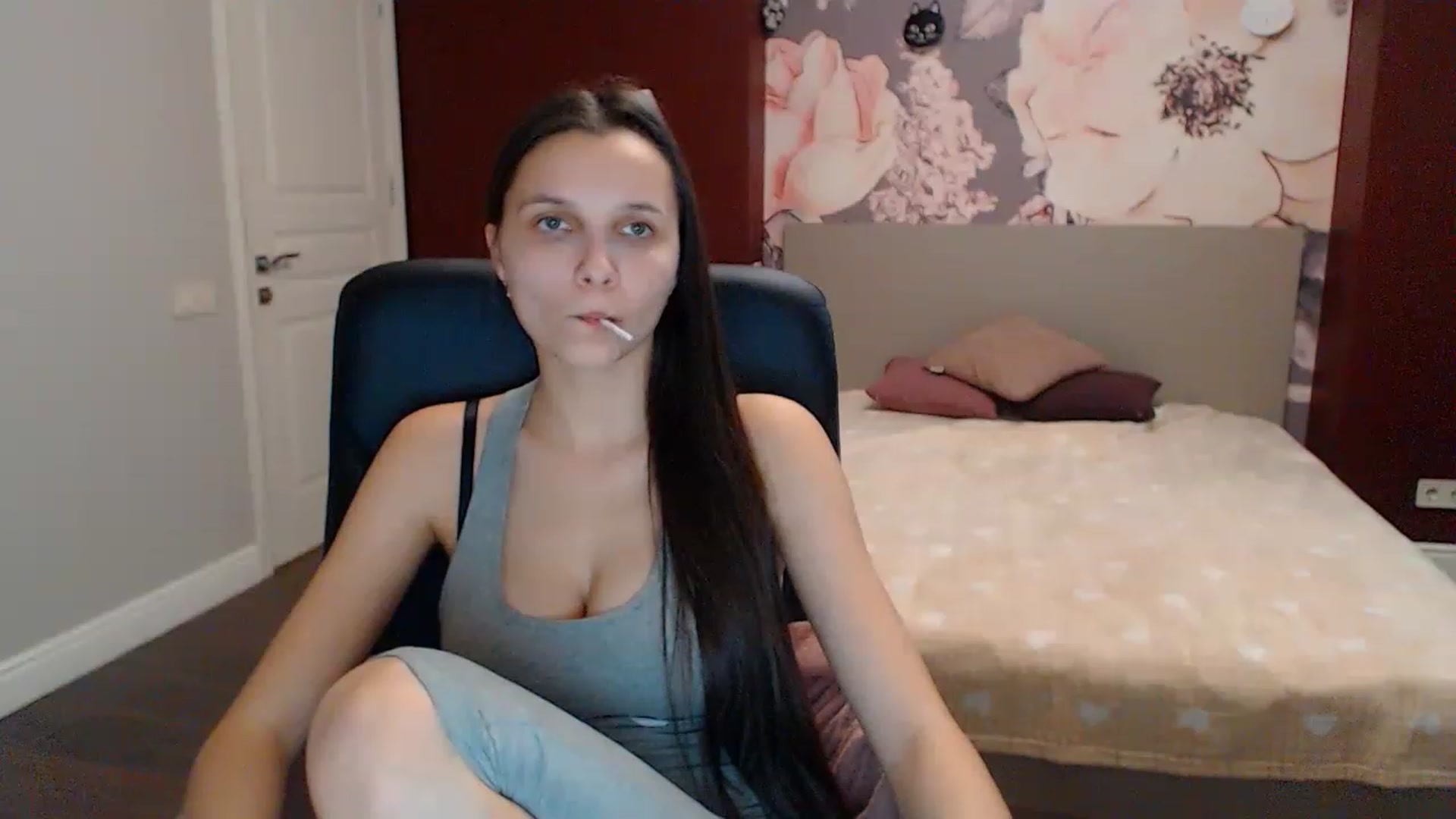 Gallery image thumbnail from Karina_Mils's myfreecams stream on, 12/26/2022, 10:54 image 2 of 20