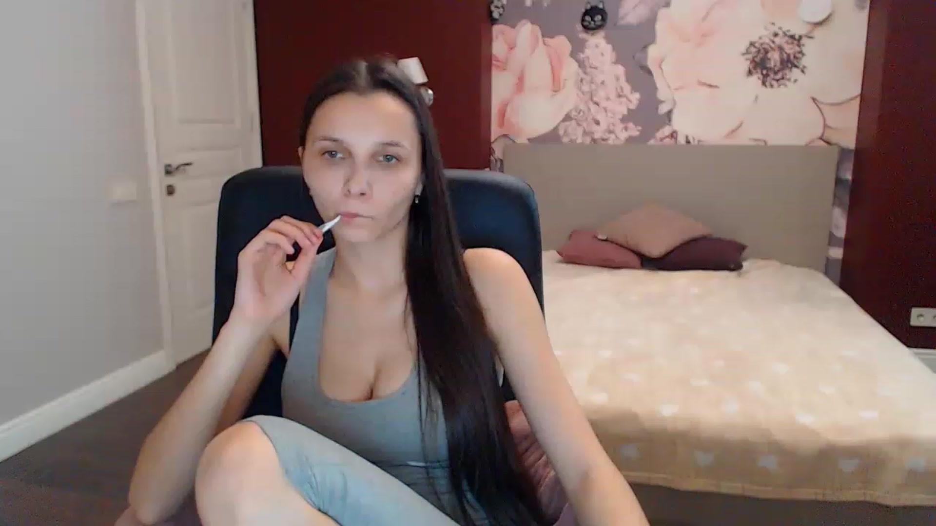 Gallery image thumbnail from Karina_Mils's myfreecams stream on, 12/26/2022, 10:54 image 5 of 20