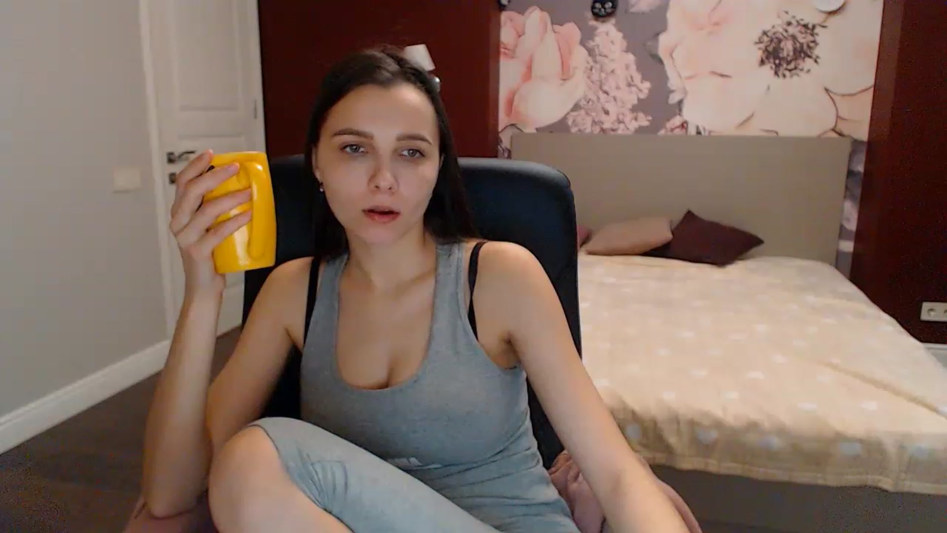 Gallery image thumbnail from Karina_Mils's myfreecams stream on, 12/27/2022, 09:01 image 15 of 20