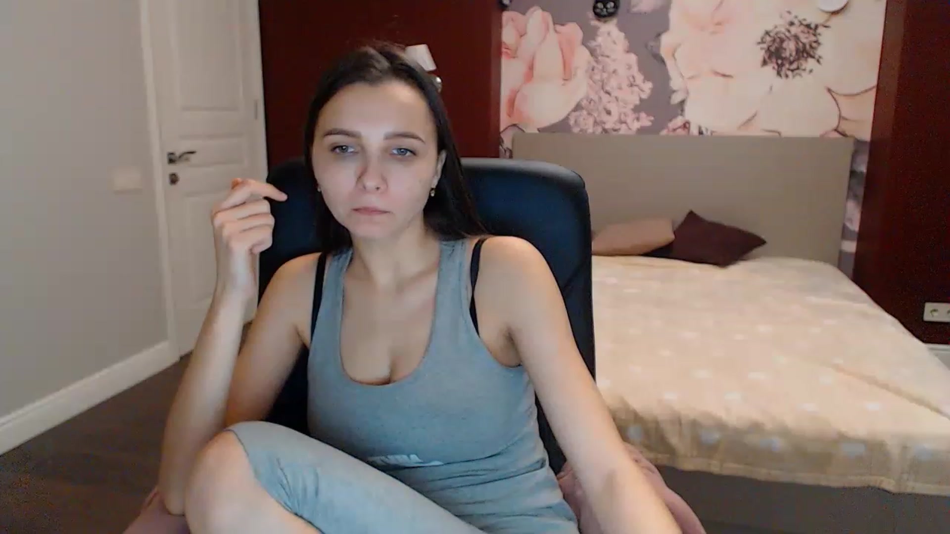 Gallery image thumbnail from Karina_Mils's myfreecams stream on, 12/27/2022, 09:01 image 9 of 20