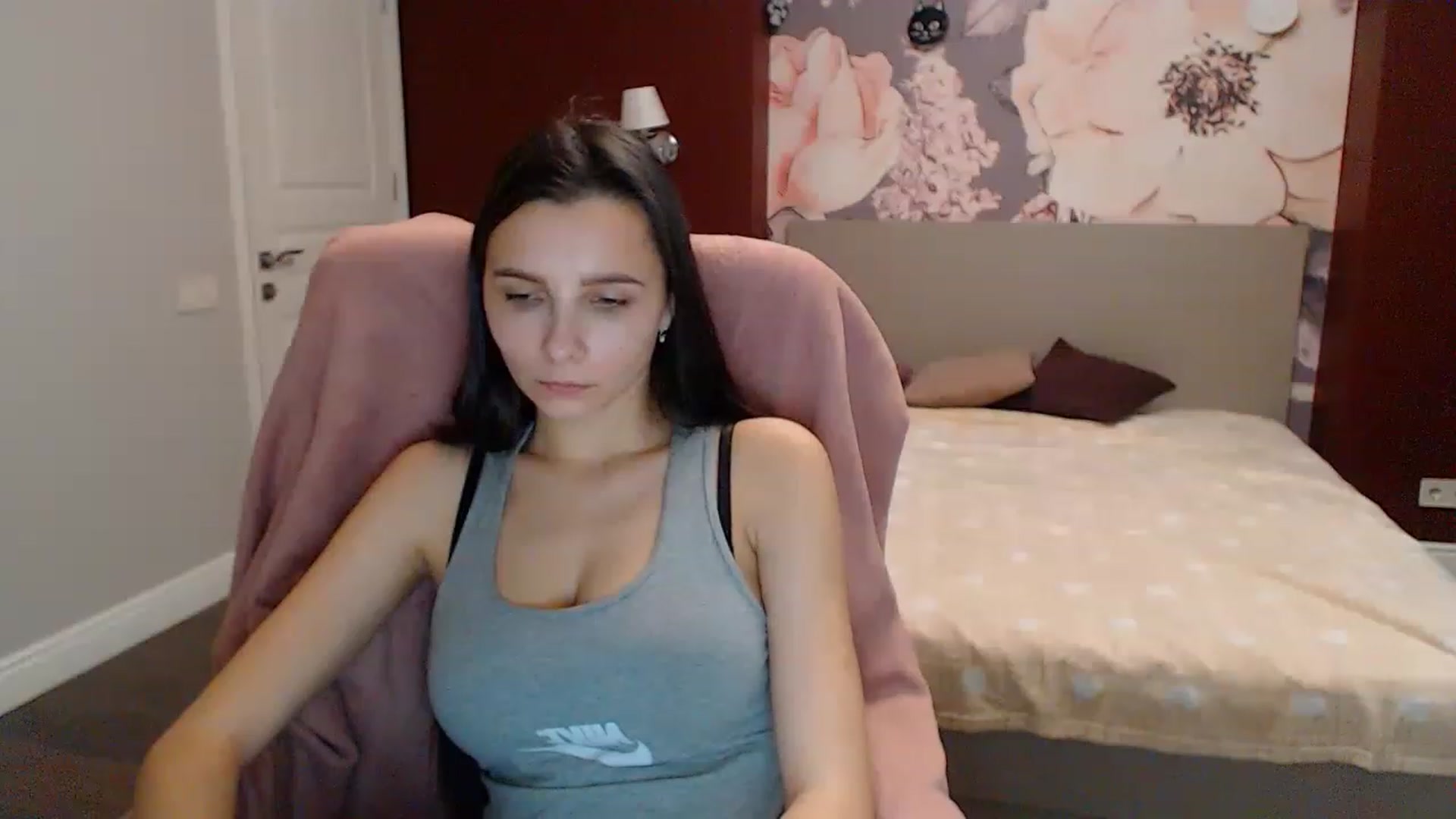 Gallery image thumbnail from Karina_Mils's myfreecams stream on, 12/27/2022, 09:57 image 12 of 20
