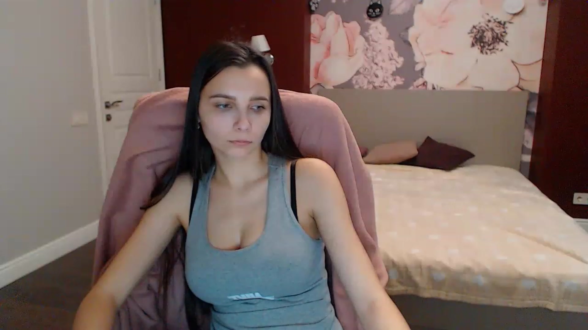 Gallery image thumbnail from Karina_Mils's myfreecams stream on, 12/27/2022, 09:57 image 18 of 20