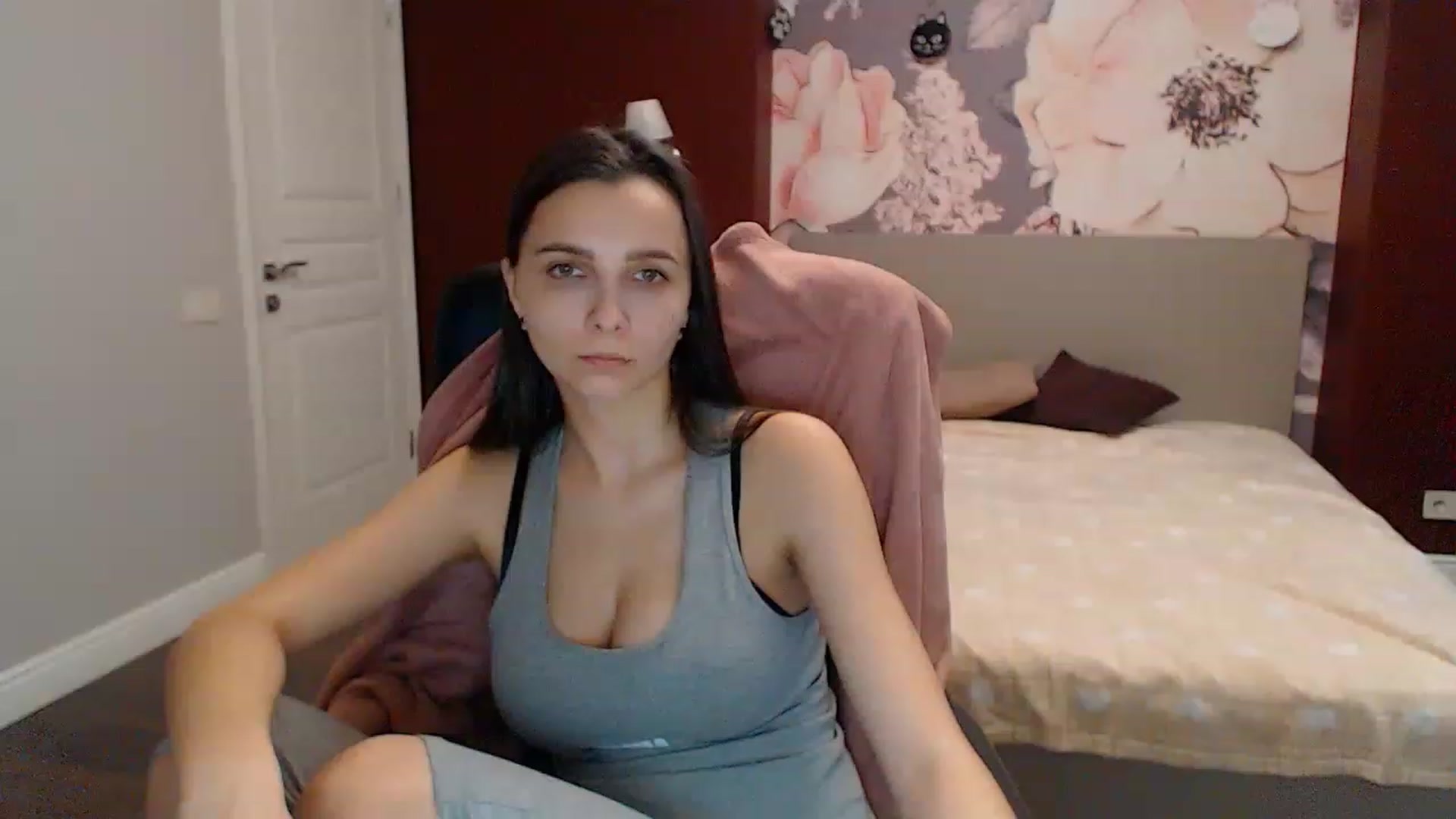 Gallery image thumbnail from Karina_Mils's myfreecams stream on, 12/27/2022, 10:17 image 20 of 20