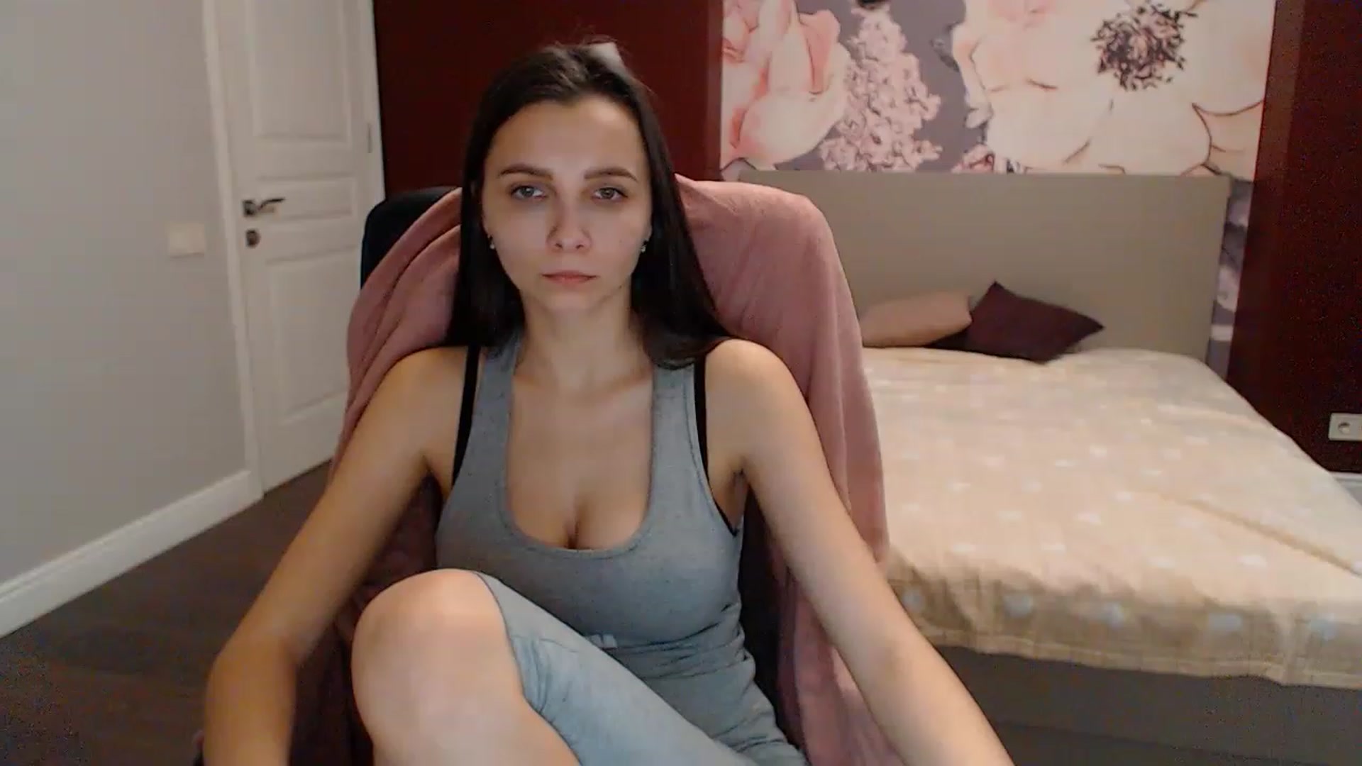 Gallery image thumbnail from Karina_Mils's myfreecams stream on, 12/27/2022, 10:17 image 1 of 20