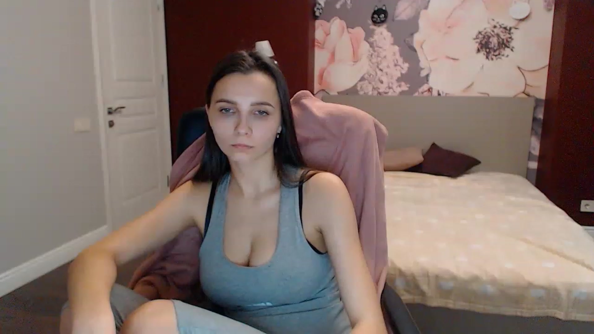Gallery image thumbnail from Karina_Mils's myfreecams stream on, 12/27/2022, 10:17 image 19 of 20