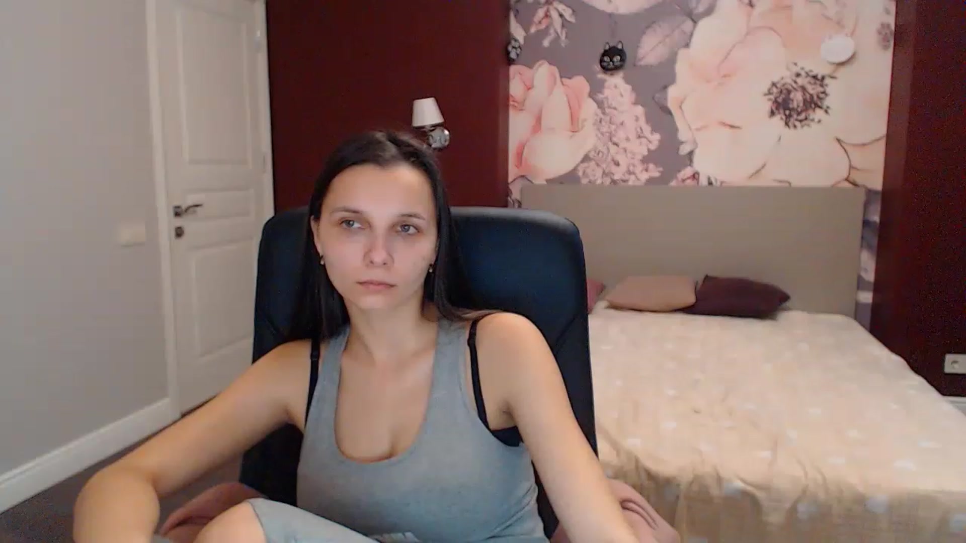 Gallery image thumbnail from Karina_Mils's myfreecams stream on, 12/28/2022, 09:03 image 6 of 20