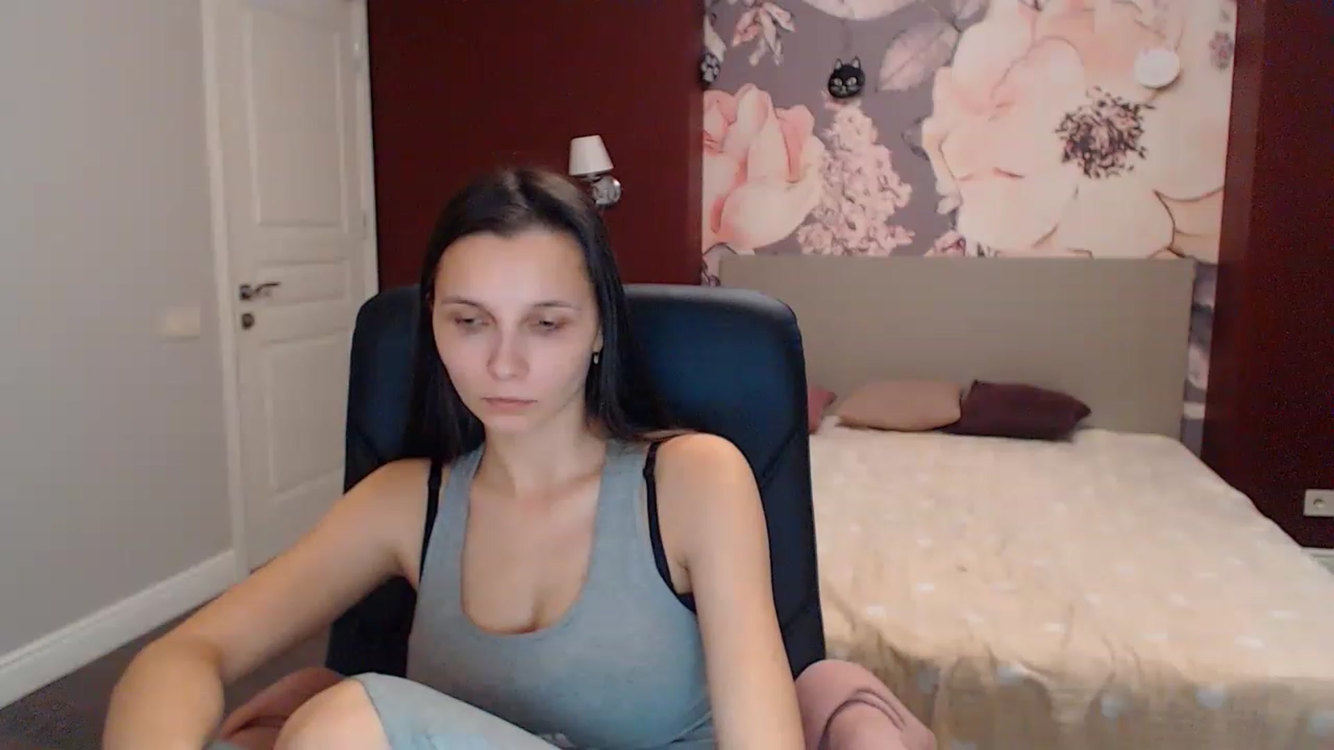 Gallery image thumbnail from Karina_Mils's myfreecams stream on, 12/28/2022, 09:03 image 5 of 20