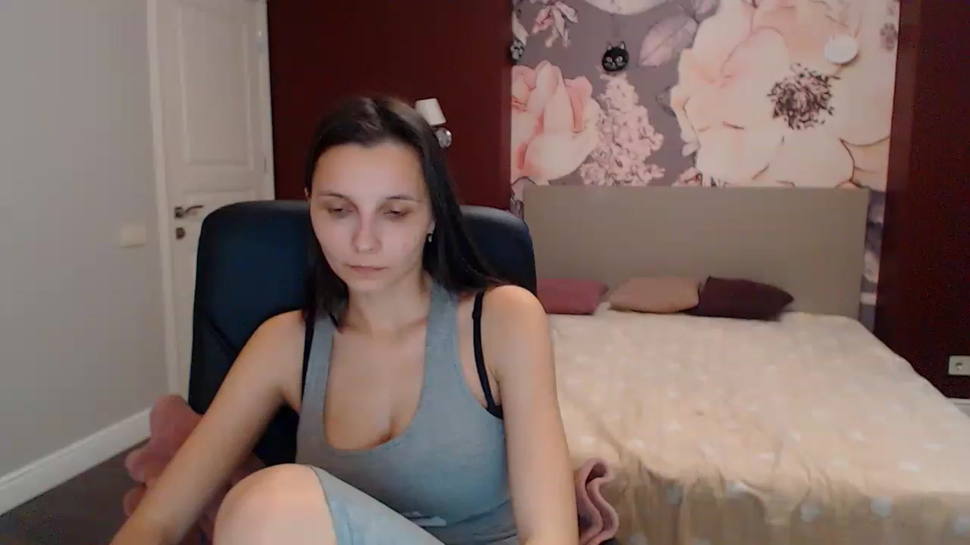 Gallery image thumbnail from Karina_Mils's myfreecams stream on, 12/28/2022, 09:03 image 19 of 20