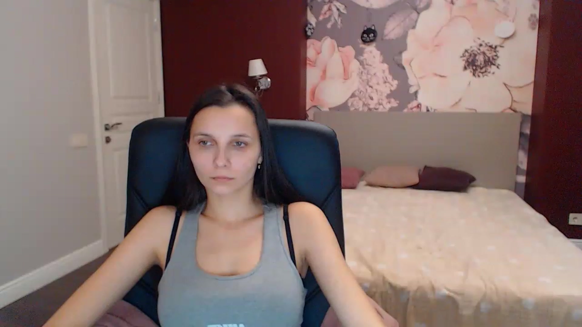 Gallery image thumbnail from Karina_Mils's myfreecams stream on, 12/28/2022, 09:03 image 9 of 20