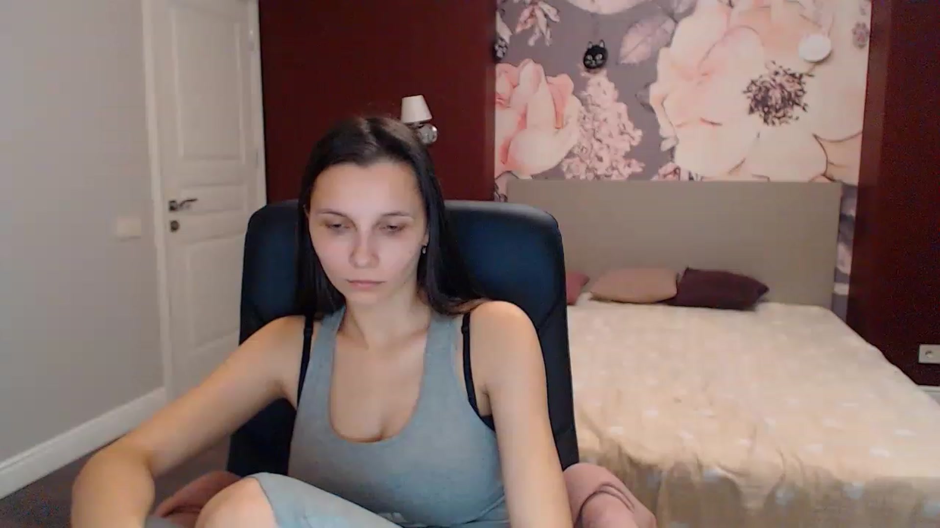 Gallery image thumbnail from Karina_Mils's myfreecams stream on, 12/28/2022, 09:03 image 2 of 20