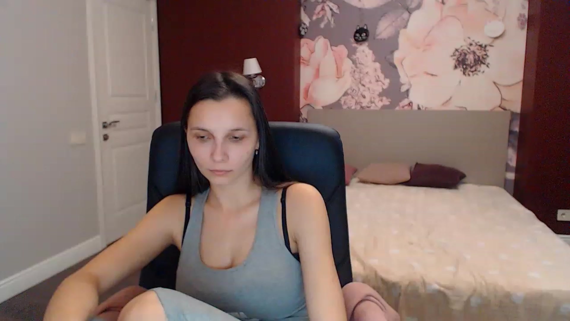 Gallery image thumbnail from Karina_Mils's myfreecams stream on, 12/28/2022, 09:03 image 3 of 20