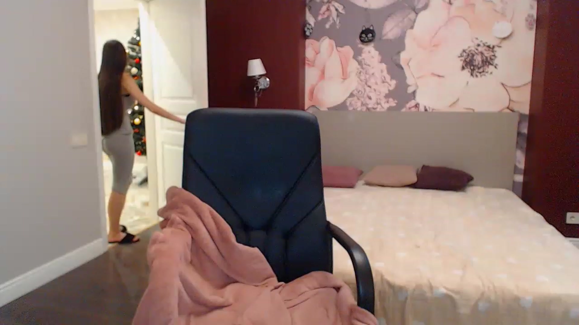 Gallery image thumbnail from Karina_Mils's myfreecams stream on, 12/28/2022, 09:03 image 20 of 20