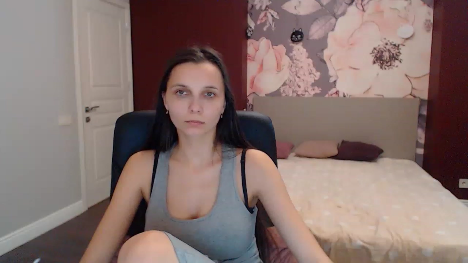 Gallery image thumbnail from Karina_Mils's myfreecams stream on, 12/28/2022, 10:07 image 13 of 20