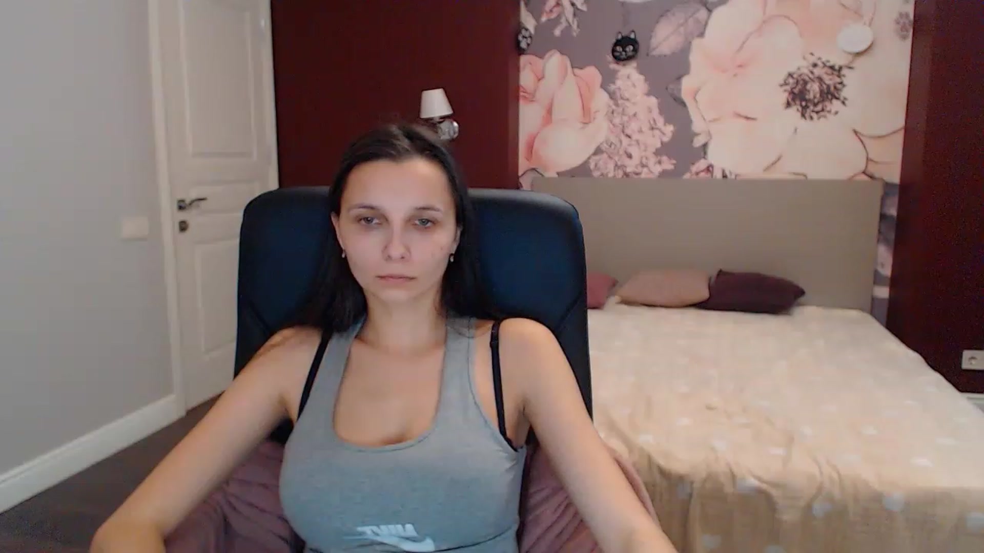 Gallery image thumbnail from Karina_Mils's myfreecams stream on, 12/28/2022, 10:07 image 8 of 20