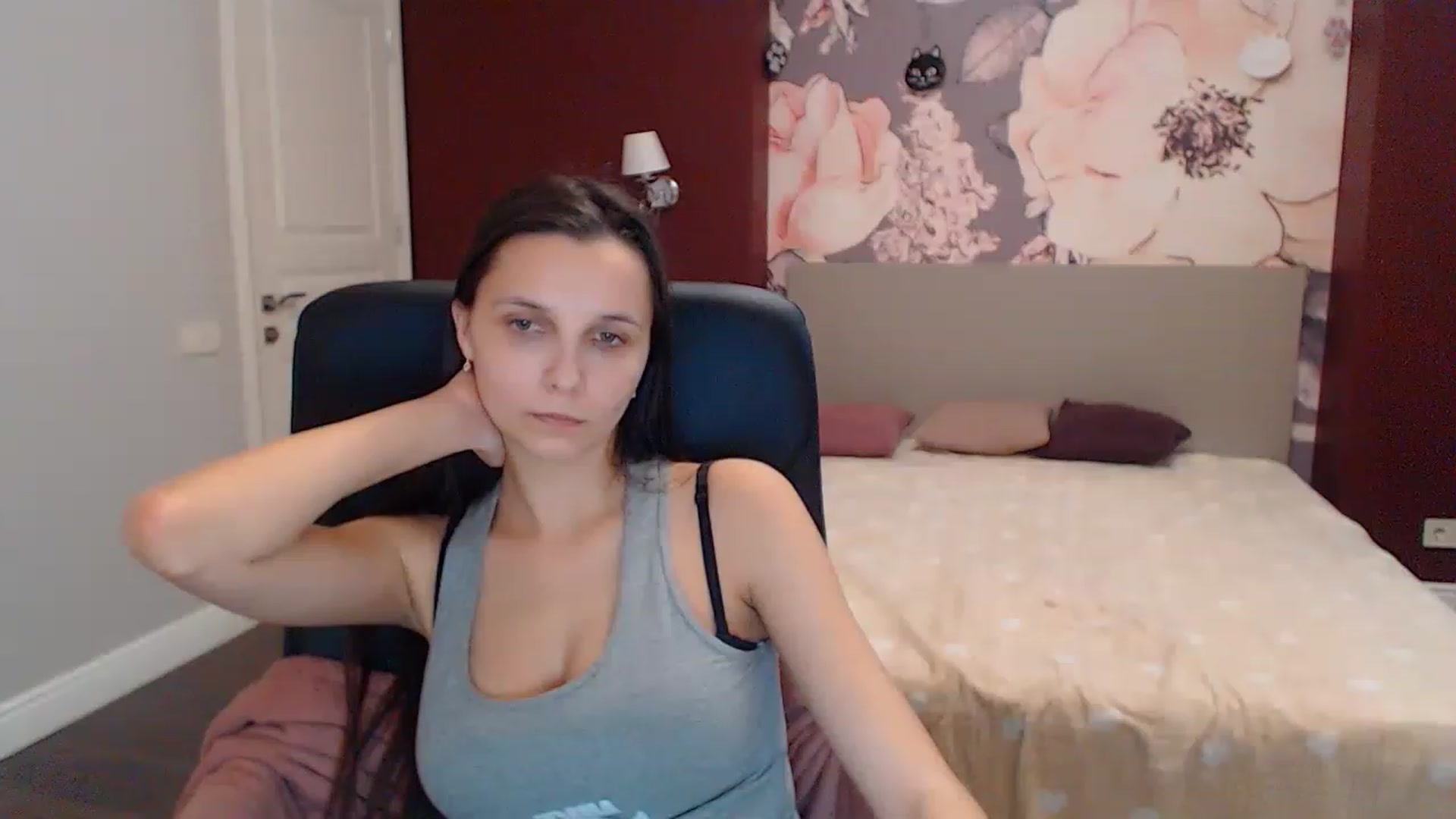 Gallery image thumbnail from Karina_Mils's myfreecams stream on, 12/28/2022, 10:07 image 5 of 20