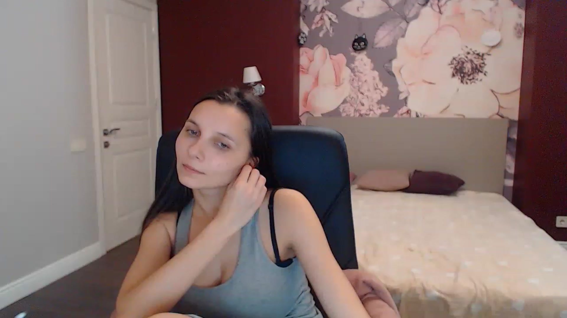 Gallery image thumbnail from Karina_Mils's myfreecams stream on, 12/28/2022, 10:07 image 20 of 20