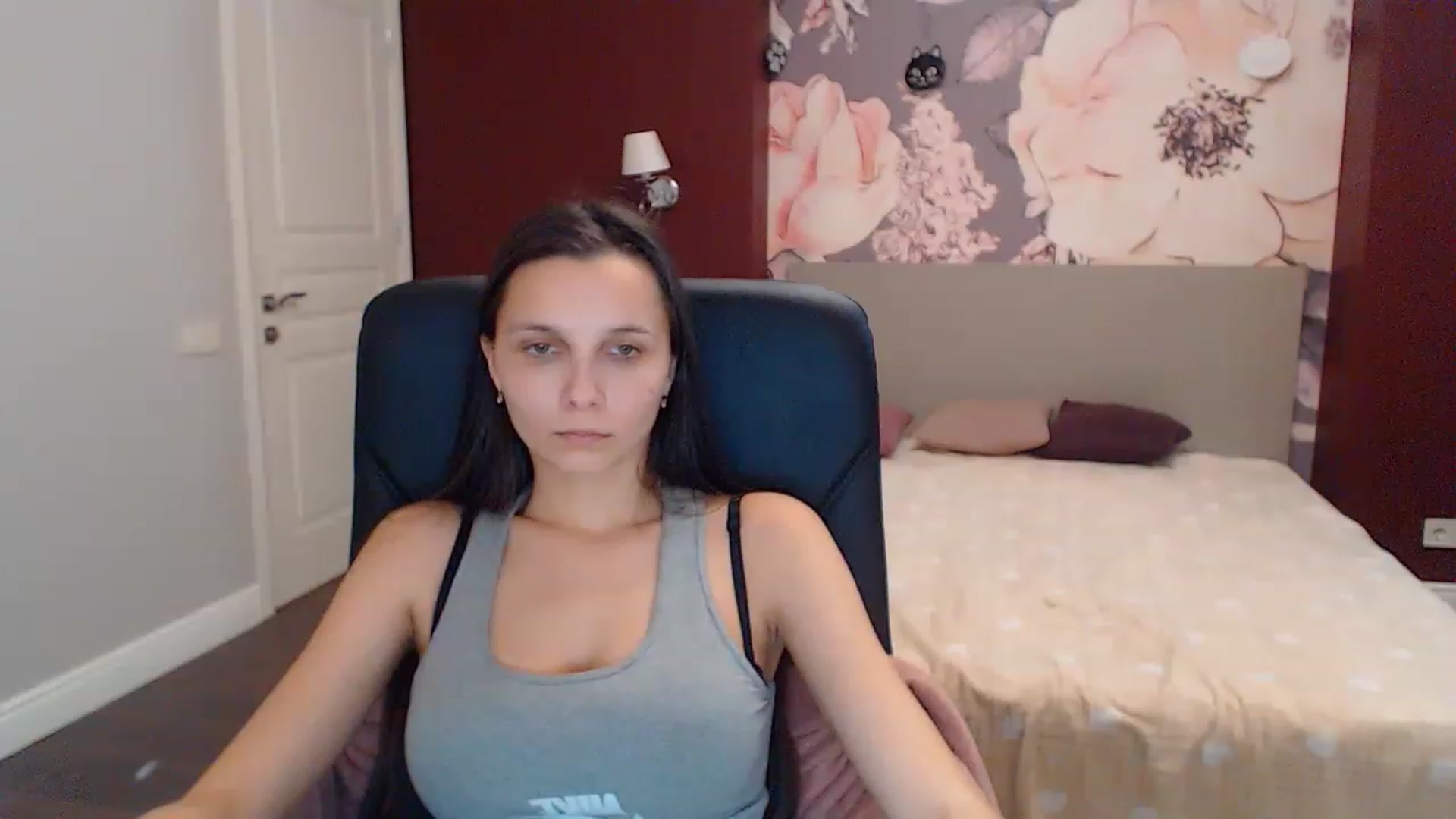Gallery image thumbnail from Karina_Mils's myfreecams stream on, 12/28/2022, 10:07 image 10 of 20