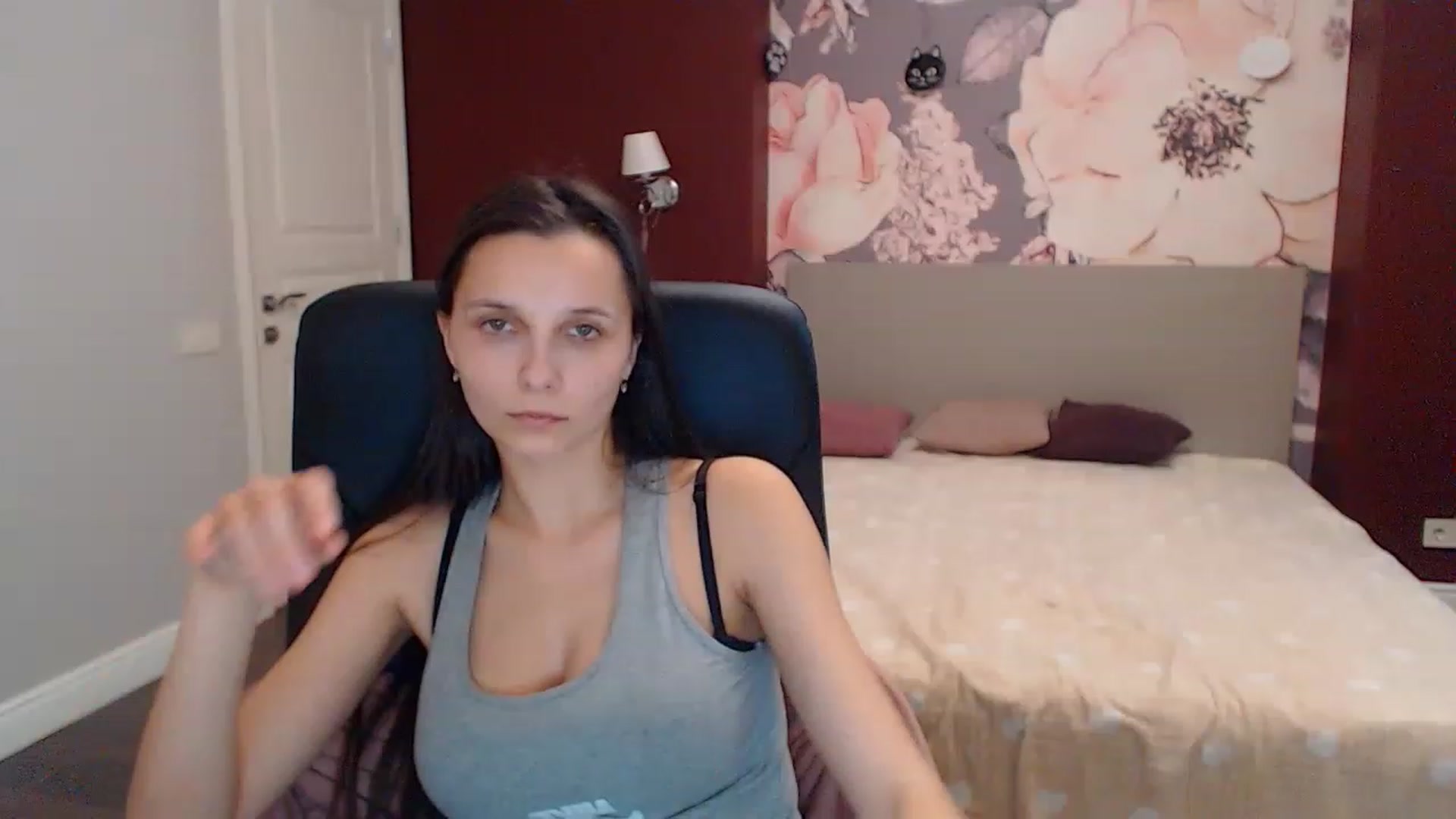 Gallery image thumbnail from Karina_Mils's myfreecams stream on, 12/28/2022, 10:07 image 4 of 20
