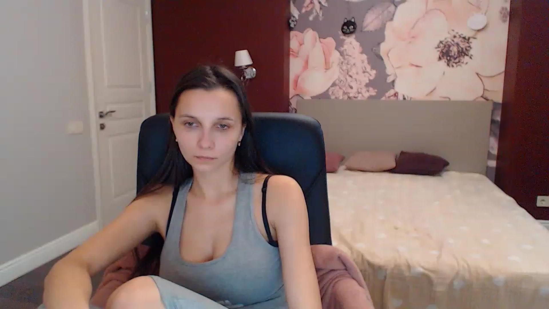 Gallery image thumbnail from Karina_Mils's myfreecams stream on, 12/28/2022, 10:07 image 2 of 20