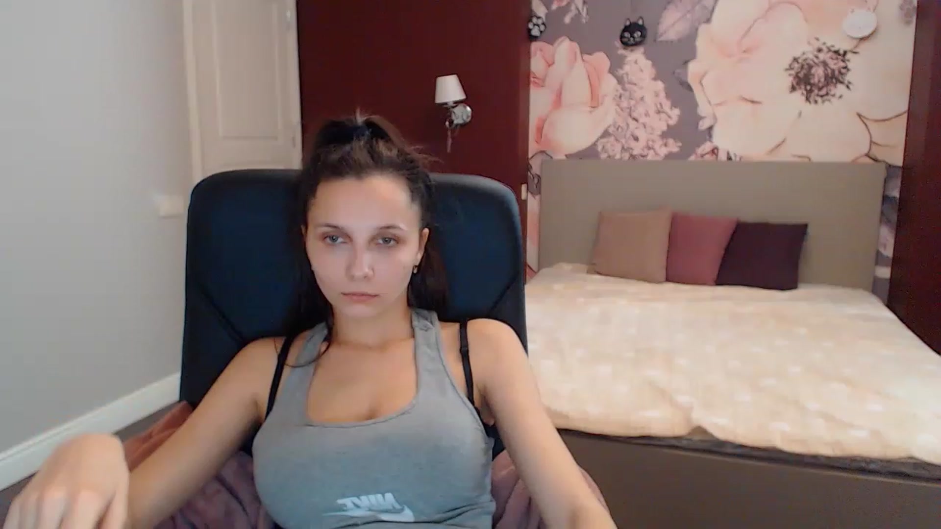 Gallery image thumbnail from Karina_Mils's myfreecams stream on, 12/29/2022, 11:17 image 20 of 20