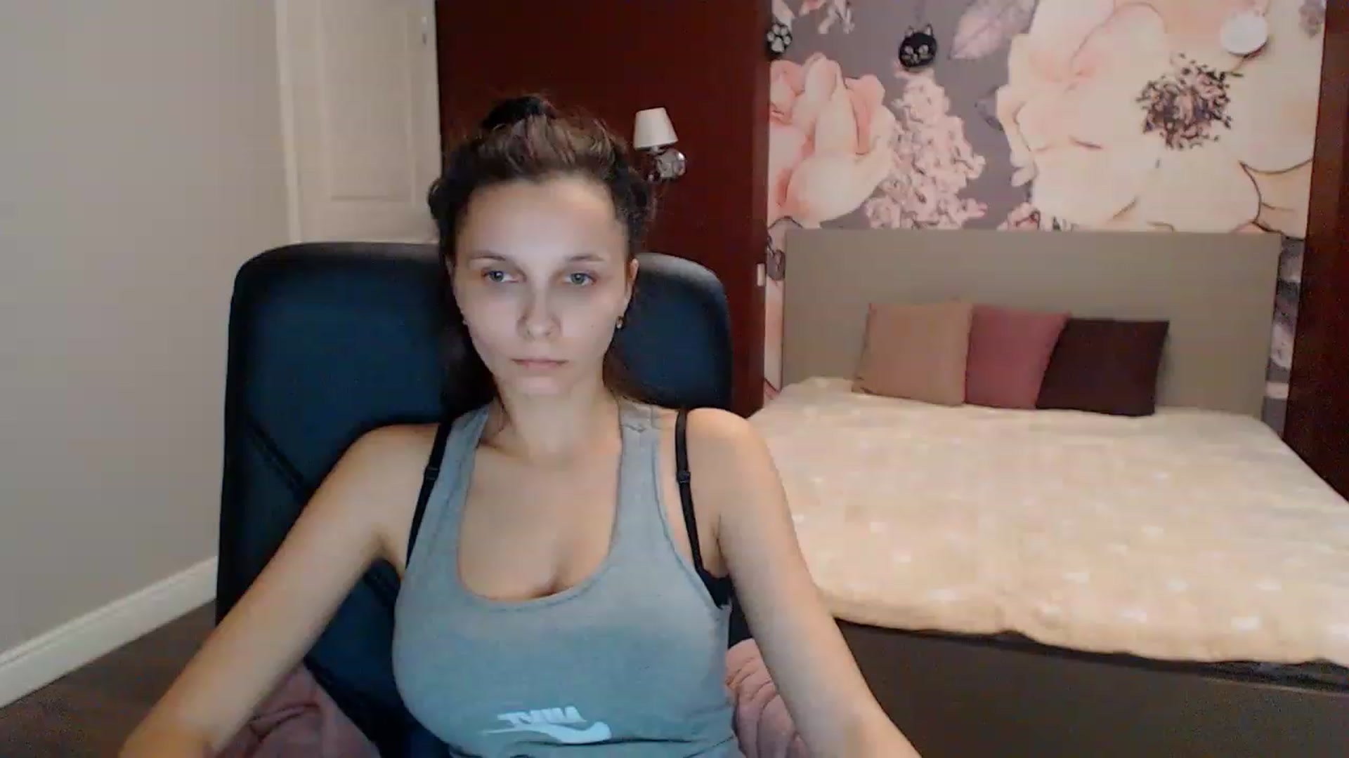 Gallery image thumbnail from Karina_Mils's myfreecams stream on, 12/29/2022, 11:59 image 19 of 20