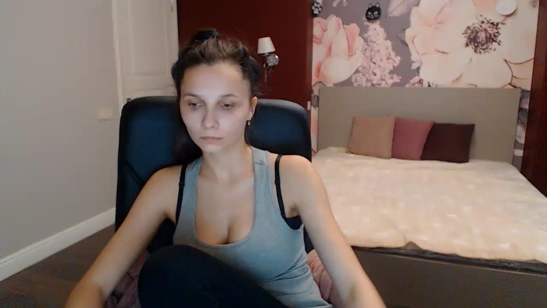 Gallery image thumbnail from Karina_Mils's myfreecams stream on, 12/29/2022, 11:59 image 3 of 20