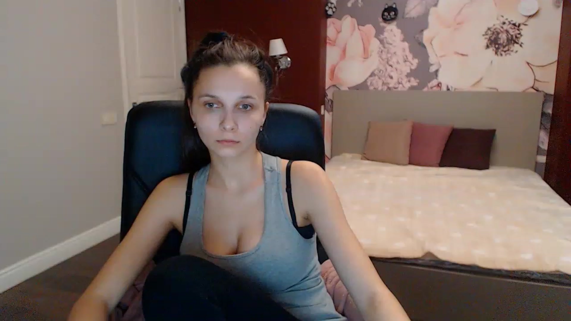 Gallery image thumbnail from Karina_Mils's myfreecams stream on, 12/29/2022, 11:59 image 2 of 20