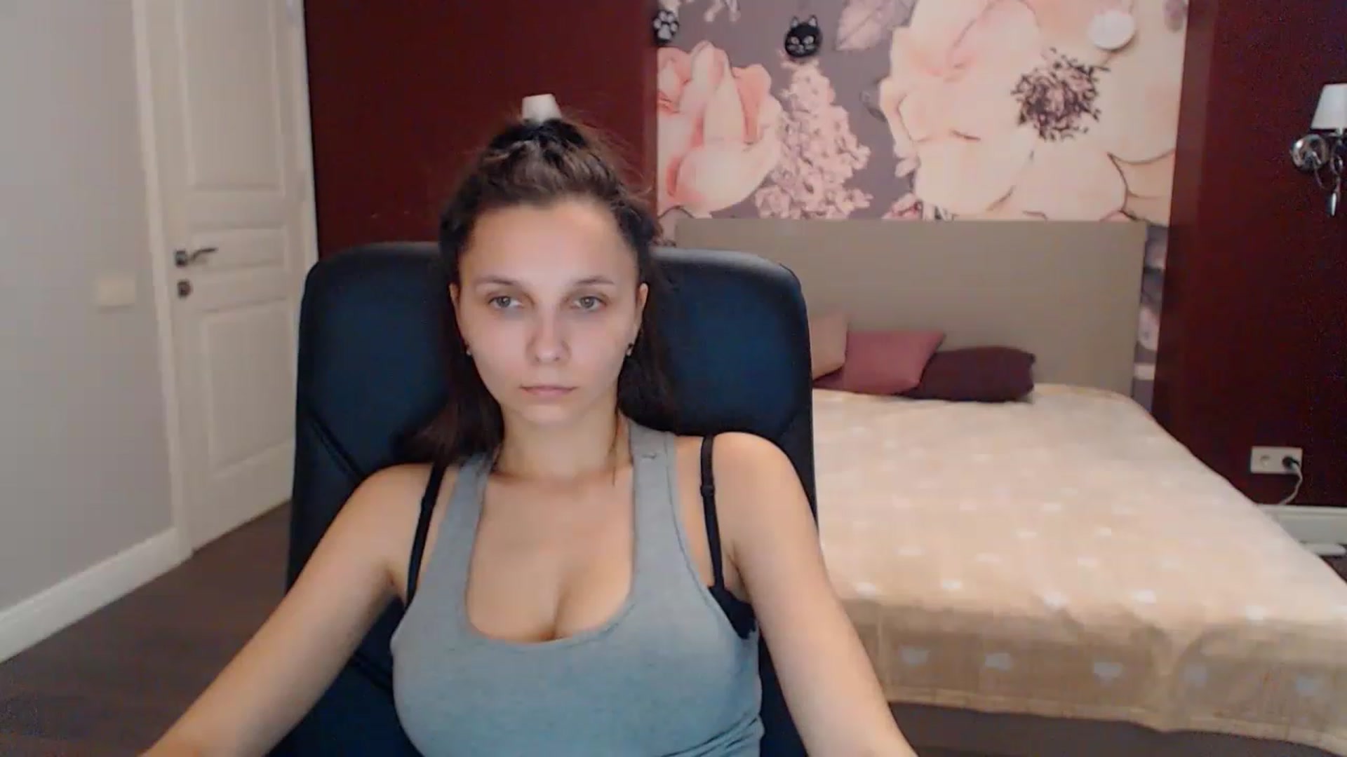 Gallery image thumbnail from Karina_Mils's myfreecams stream on, 12/30/2022, 09:02 image 20 of 20