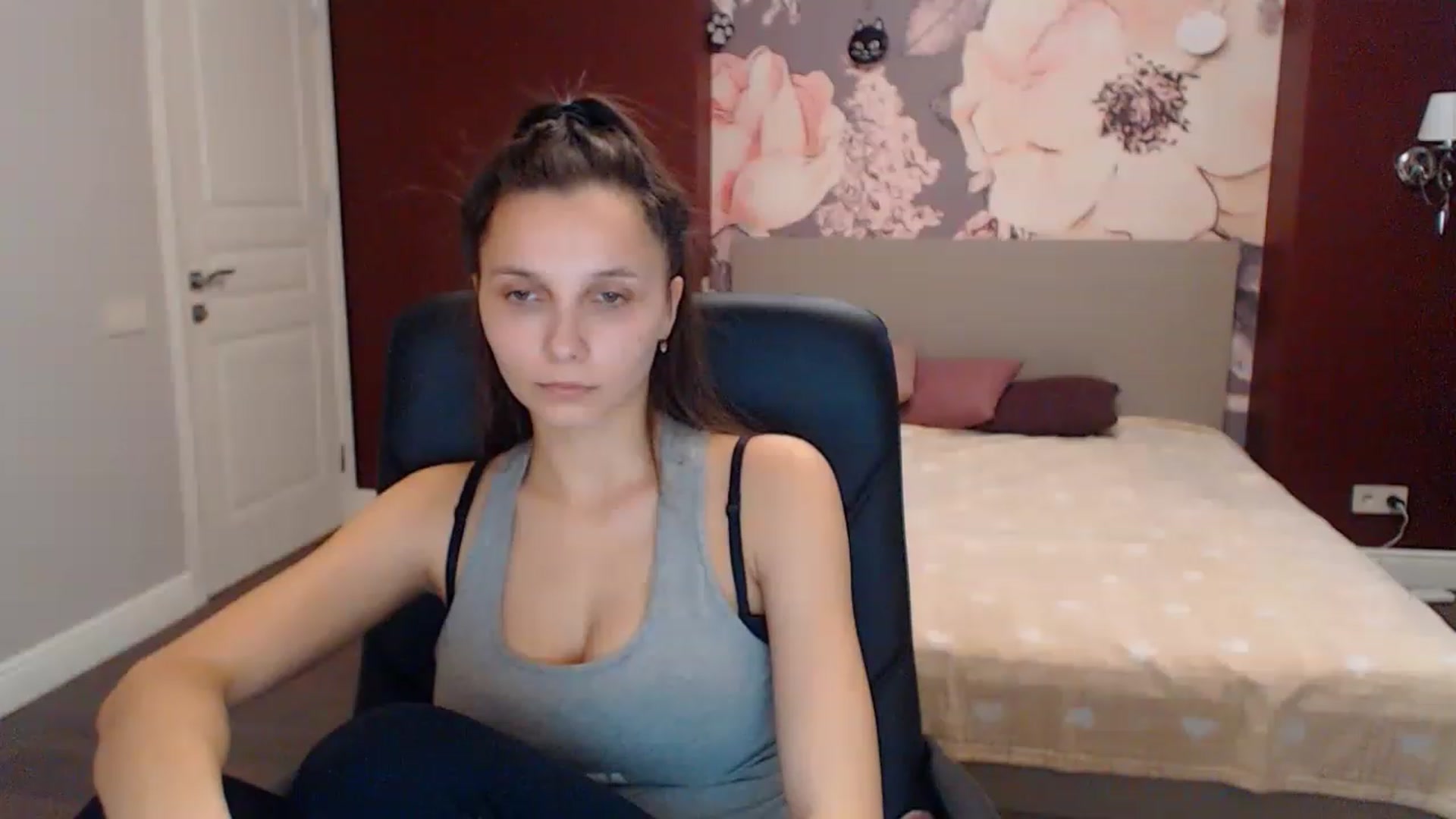 Gallery image thumbnail from Karina_Mils's myfreecams stream on, 12/30/2022, 09:02 image 13 of 20