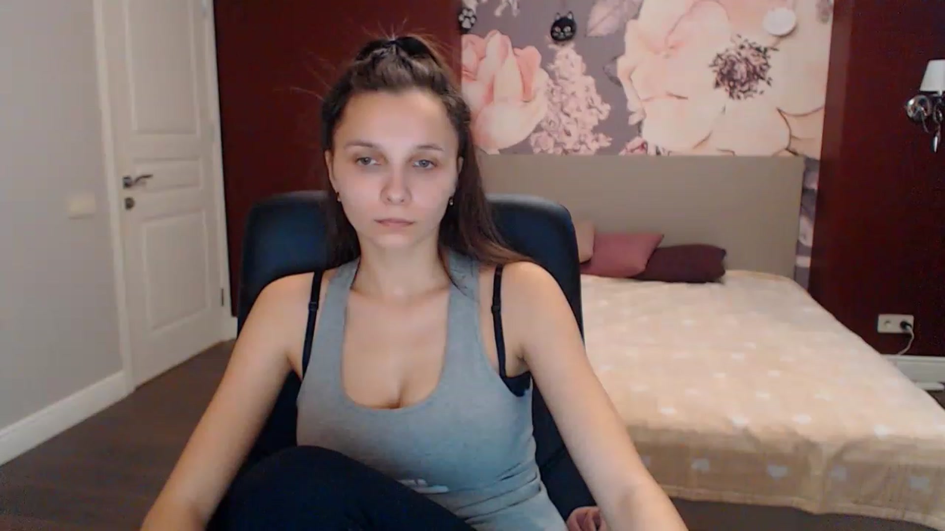 Gallery image thumbnail from Karina_Mils's myfreecams stream on, 12/30/2022, 09:02 image 12 of 20