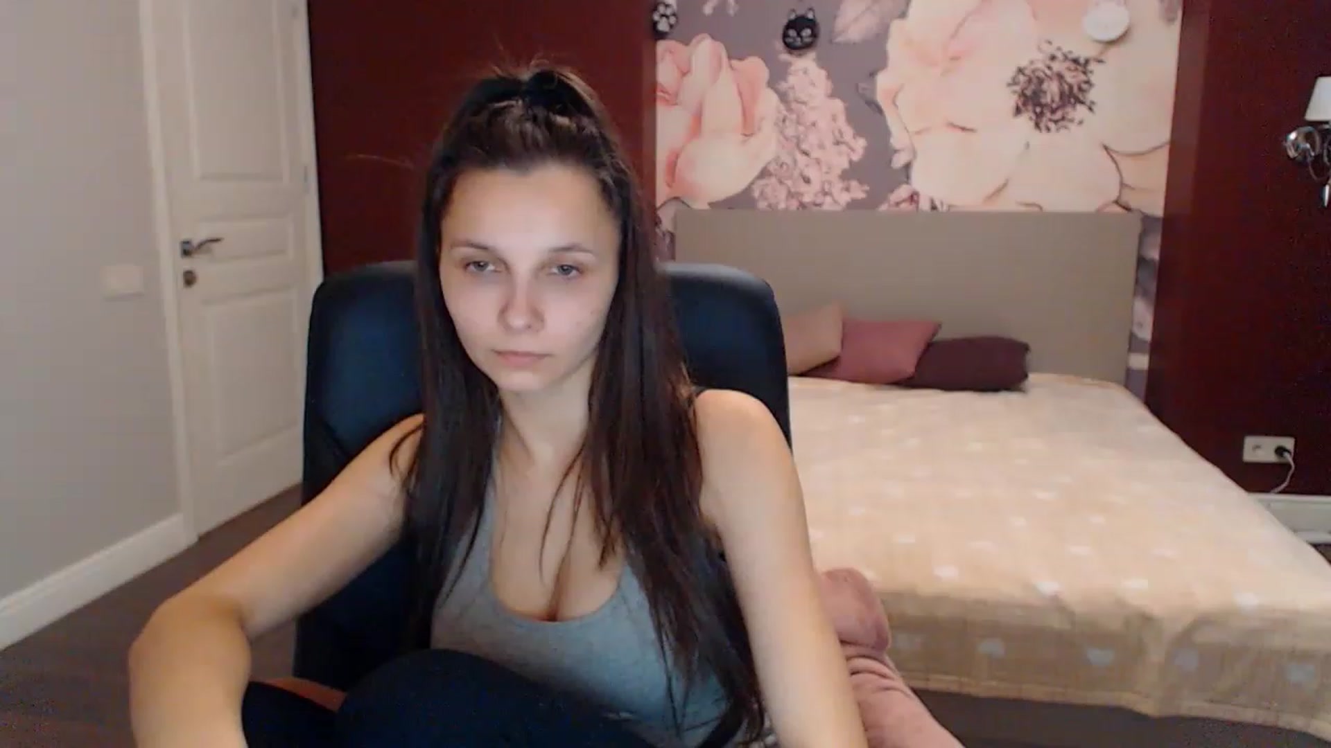 Gallery image thumbnail from Karina_Mils's myfreecams stream on, 12/30/2022, 09:02 image 1 of 20