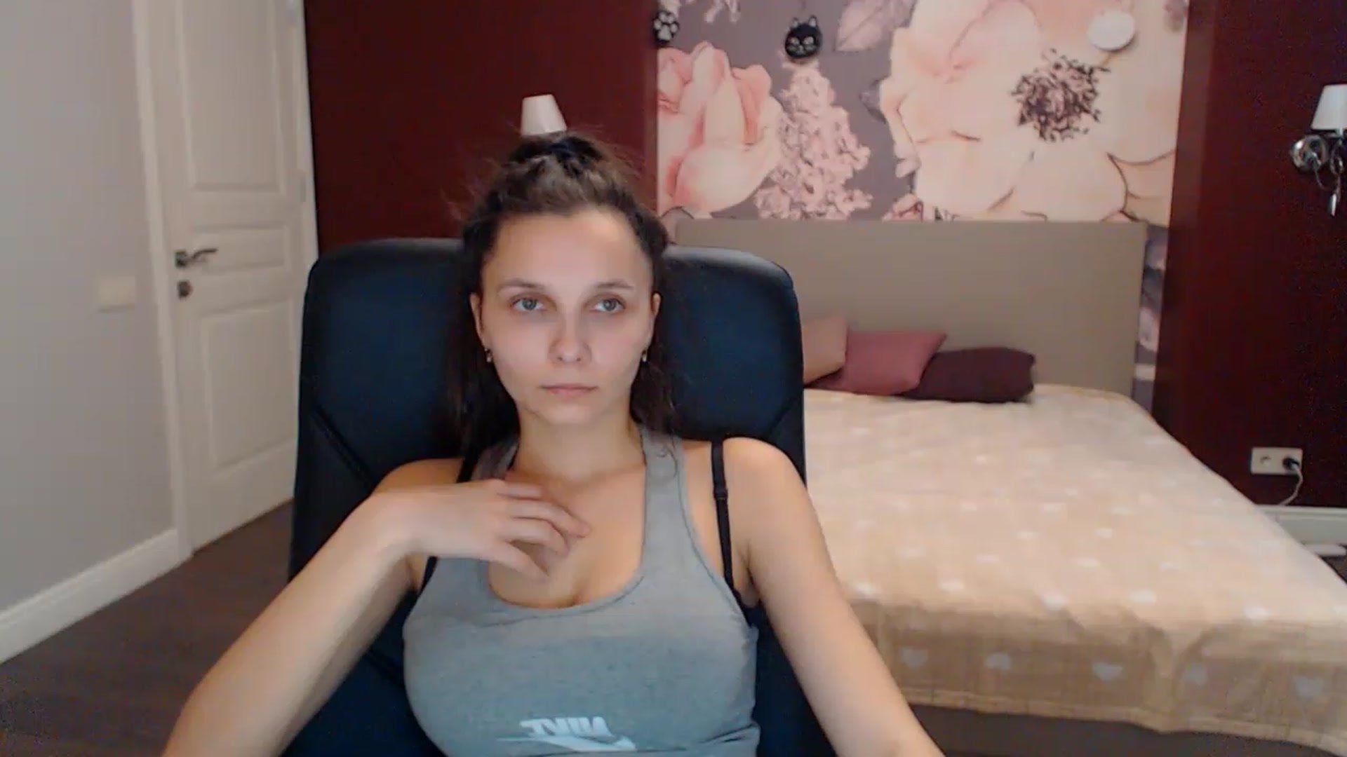 Gallery image thumbnail from Karina_Mils's myfreecams stream on, 12/30/2022, 09:02 image 16 of 20