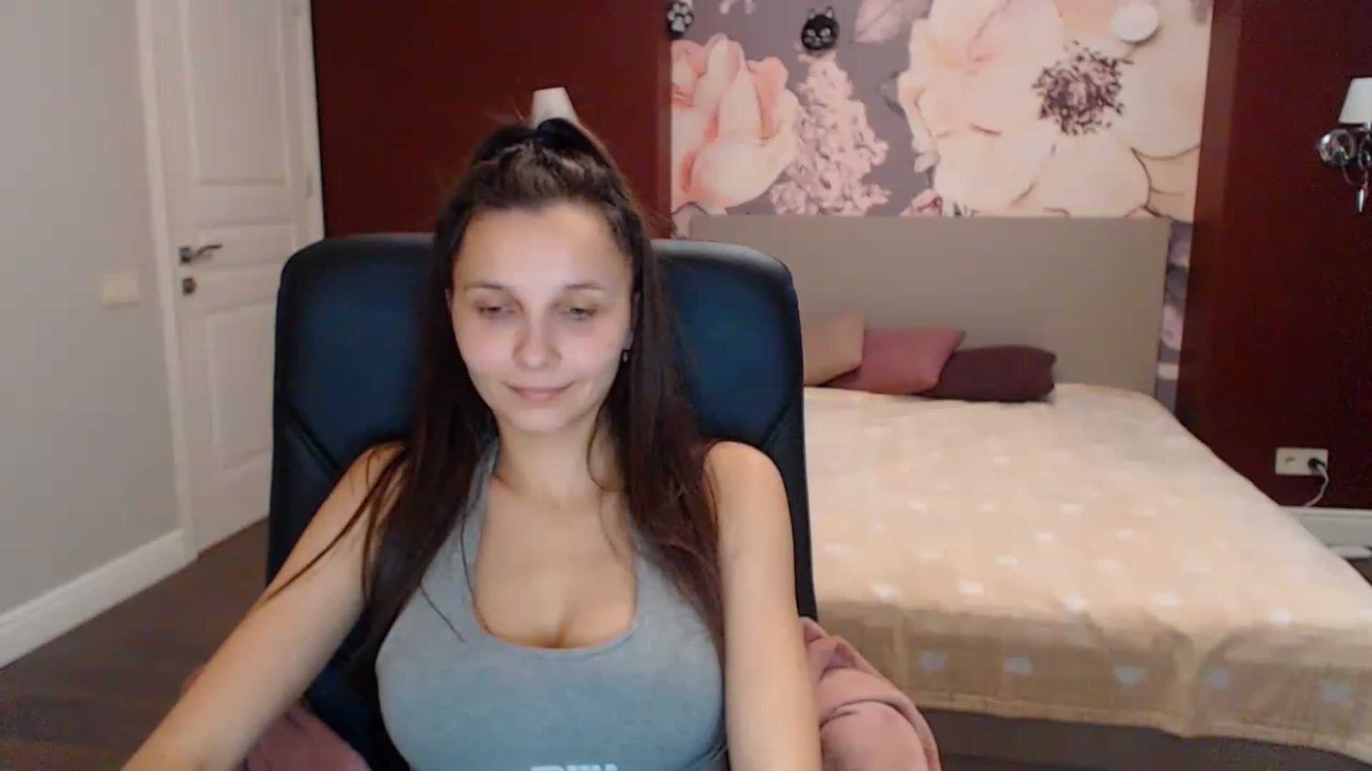 Gallery image thumbnail from Karina_Mils's myfreecams stream on, 12/30/2022, 09:02 image 9 of 20