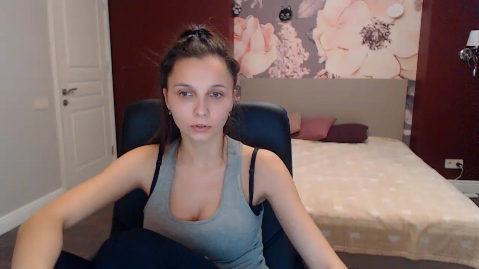 Gallery image thumbnail from Karina_Mils's myfreecams stream on, 12/30/2022, 09:02 image 18 of 20