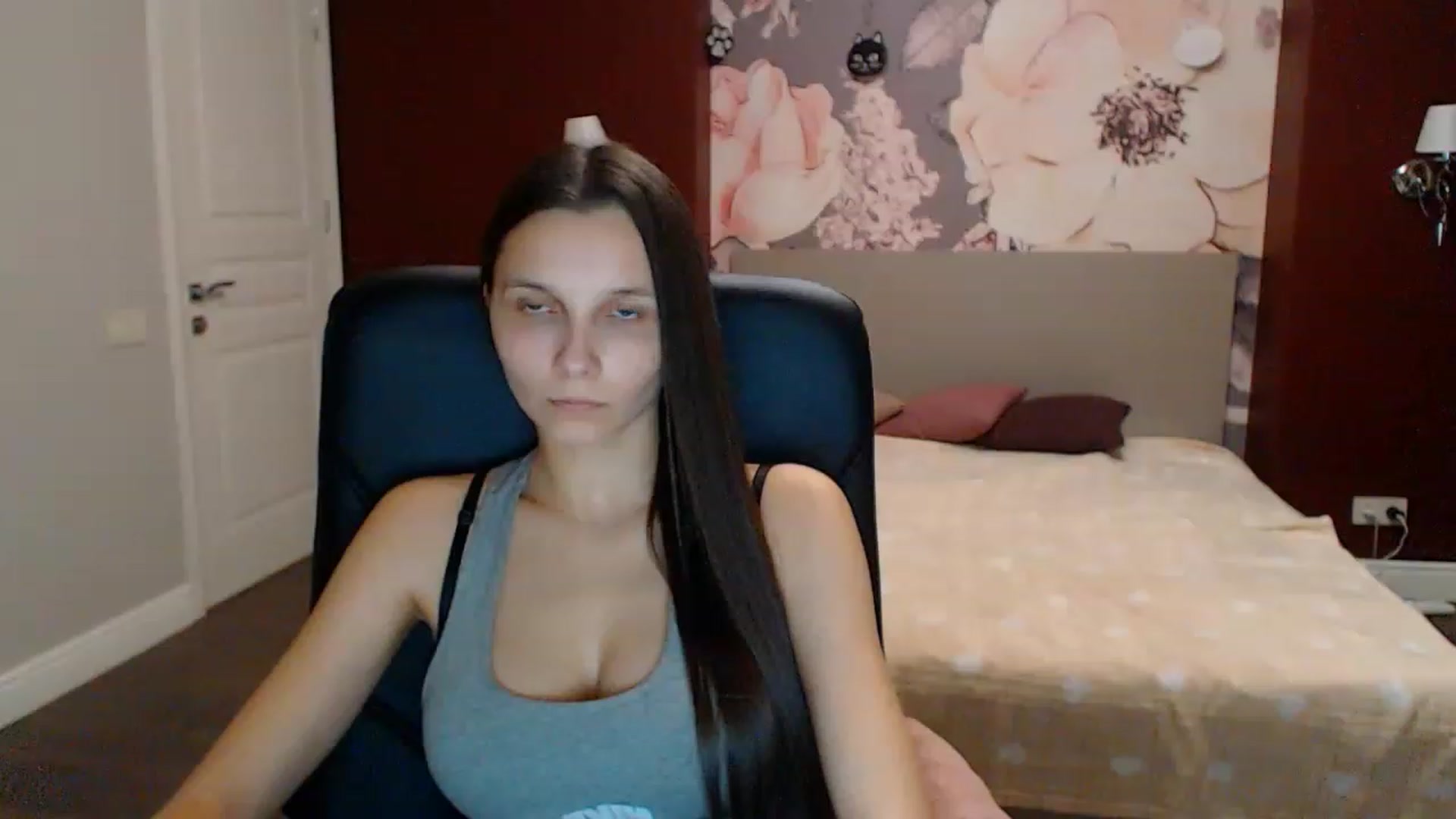 Gallery image thumbnail from Karina_Mils's myfreecams stream on, 12/30/2022, 14:12 image 20 of 20