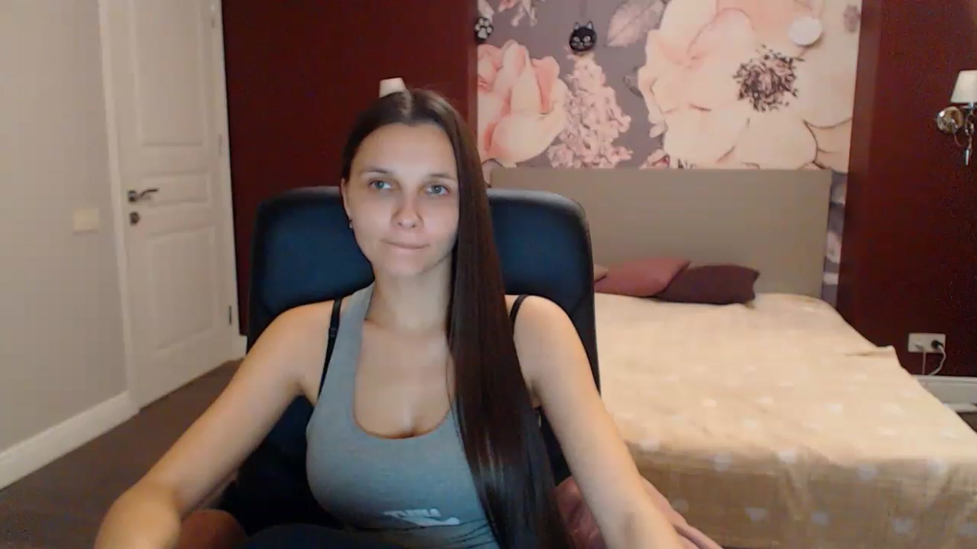 Gallery image thumbnail from Karina_Mils's myfreecams stream on, 12/30/2022, 14:12 image 7 of 20