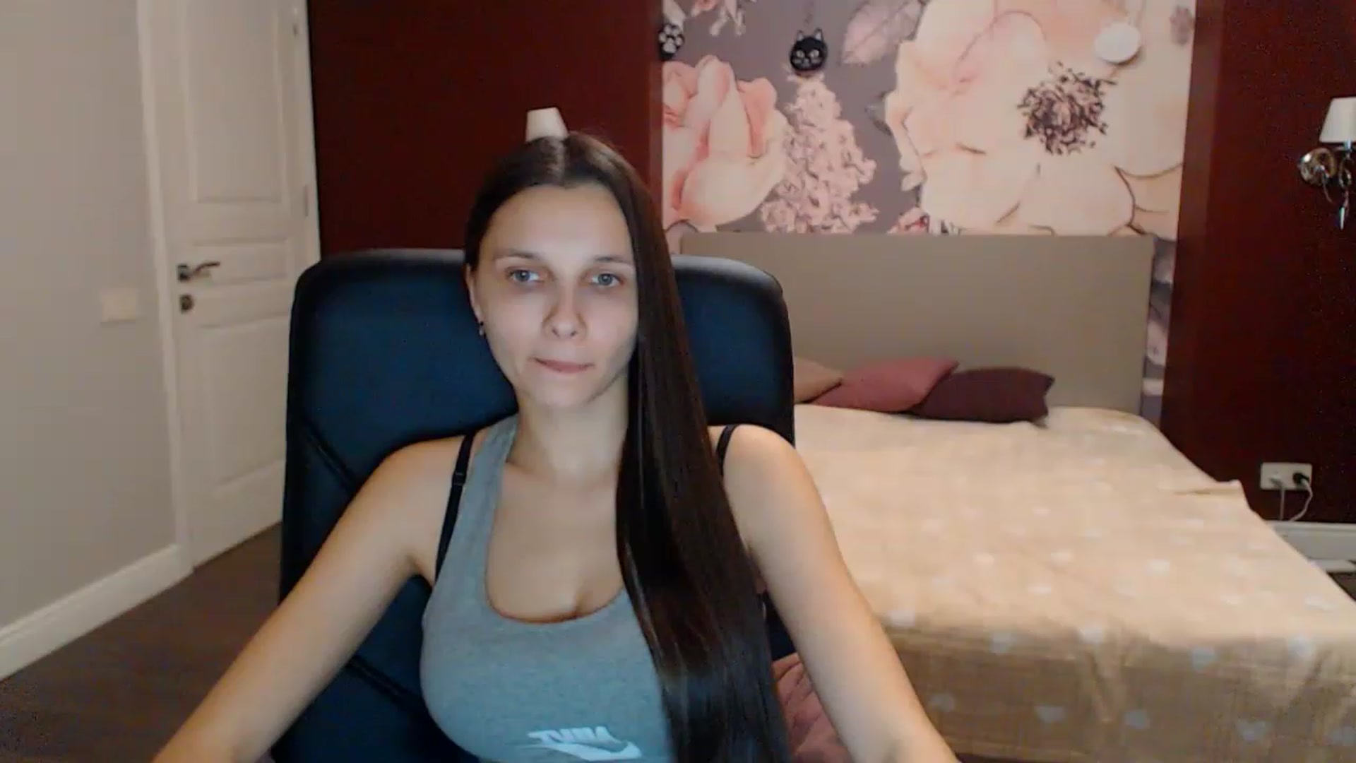 Gallery image thumbnail from Karina_Mils's myfreecams stream on, 12/30/2022, 14:12 image 15 of 20