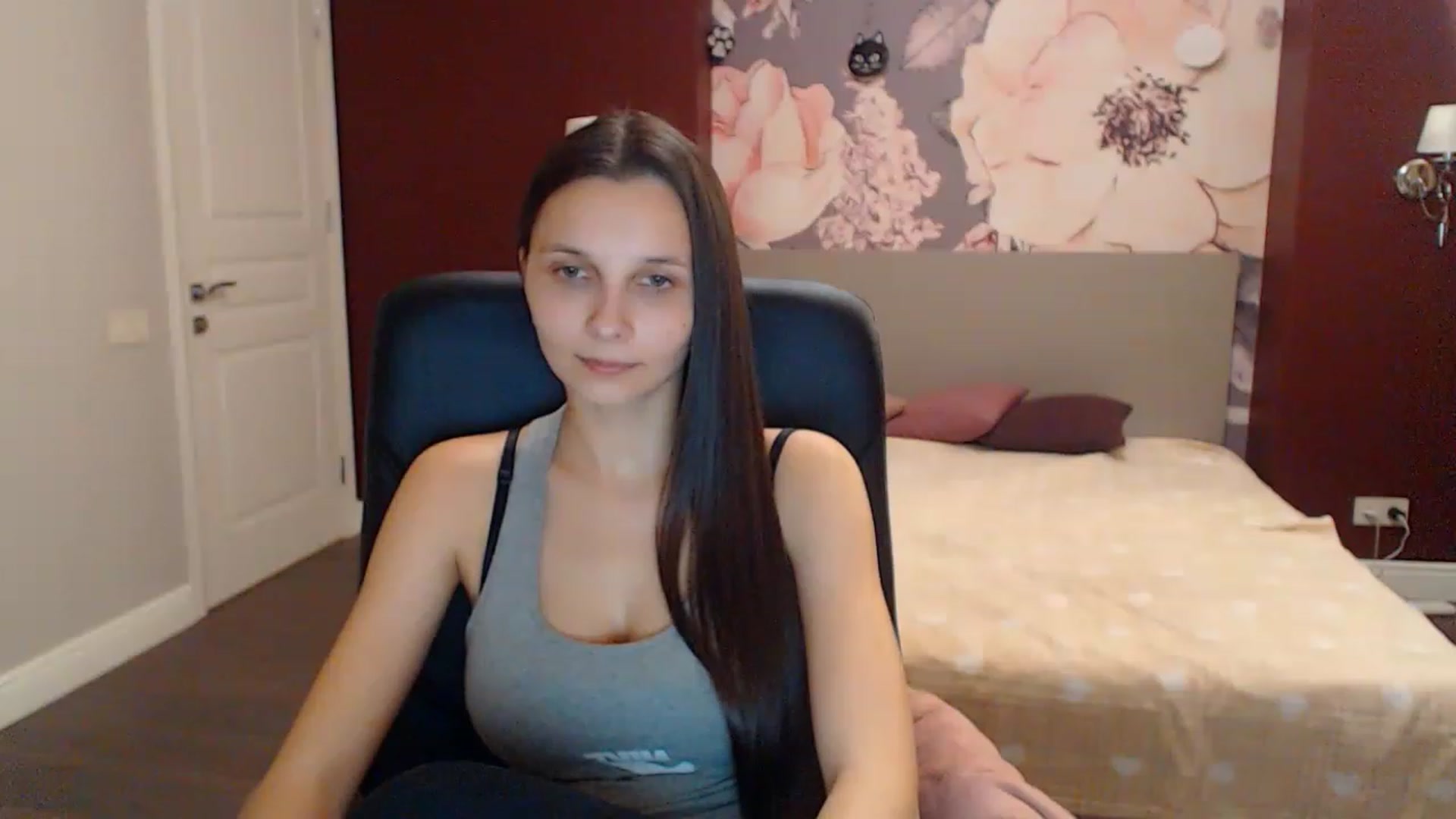 Gallery image thumbnail from Karina_Mils's myfreecams stream on, 12/30/2022, 14:12 image 1 of 20