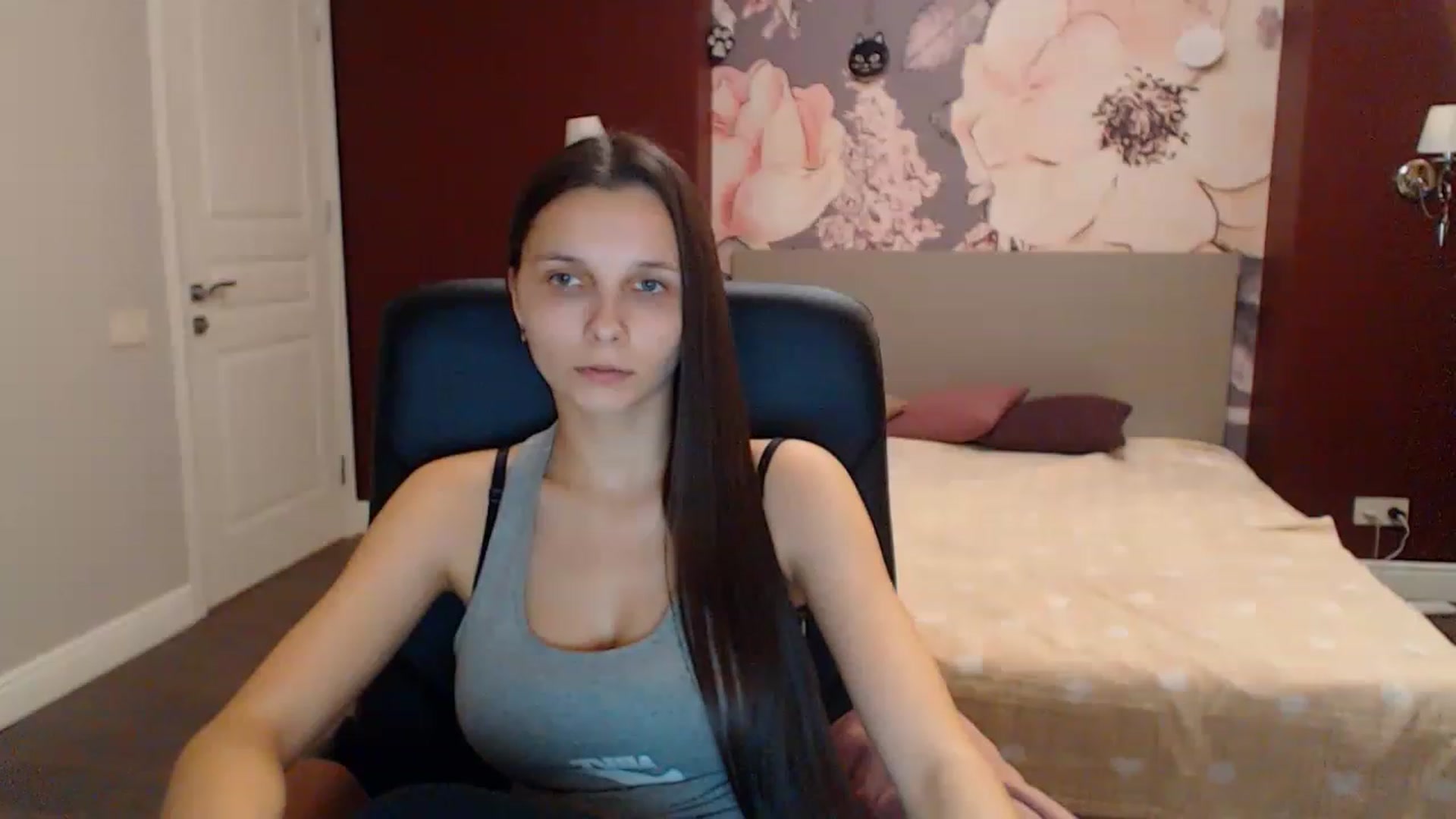 Gallery image thumbnail from Karina_Mils's myfreecams stream on, 12/30/2022, 14:12 image 8 of 20