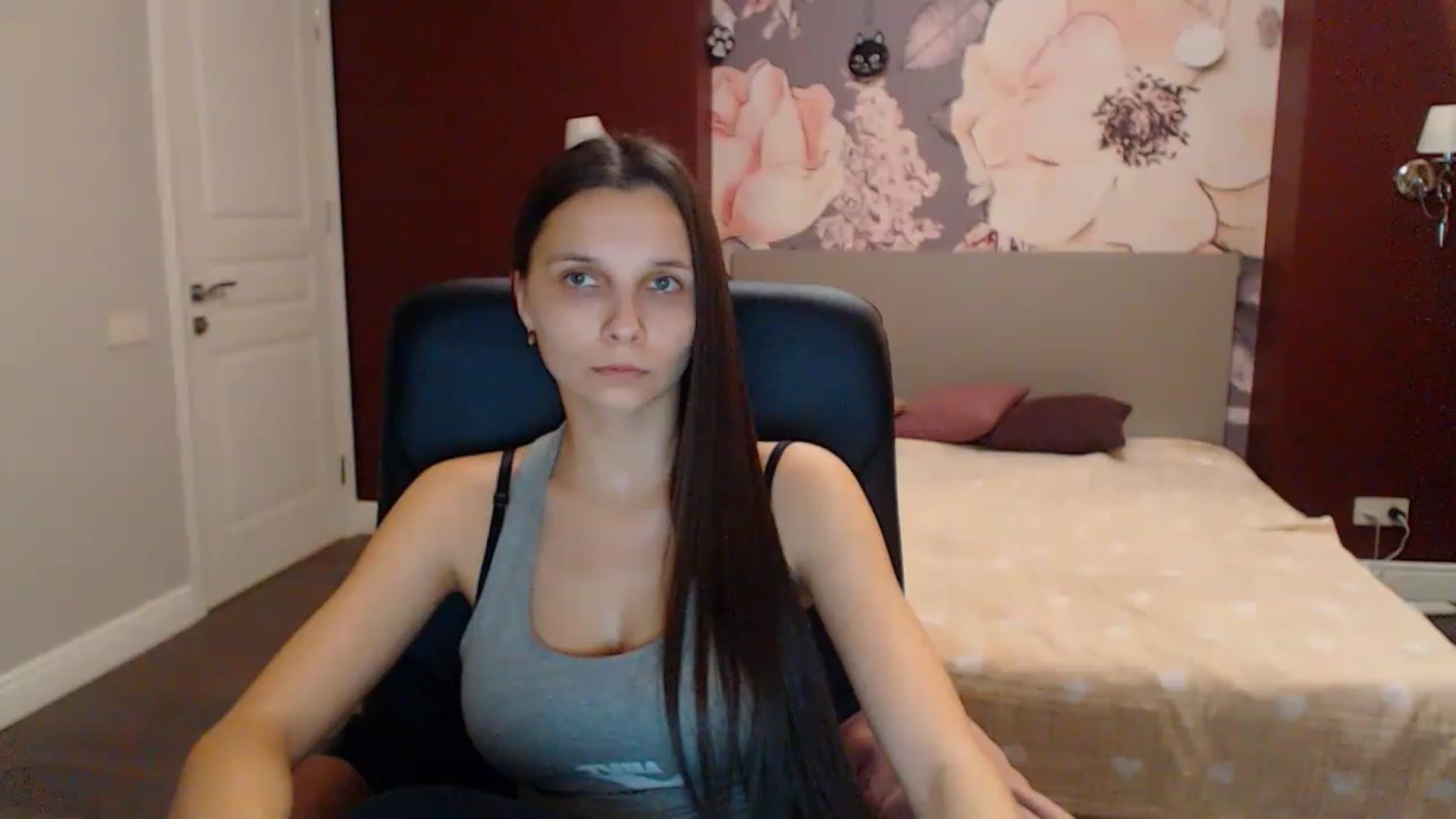 Gallery image thumbnail from Karina_Mils's myfreecams stream on, 12/30/2022, 14:12 image 10 of 20