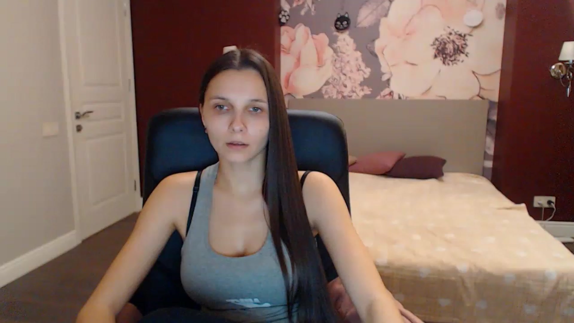 Gallery image thumbnail from Karina_Mils's myfreecams stream on, 12/30/2022, 14:12 image 6 of 20