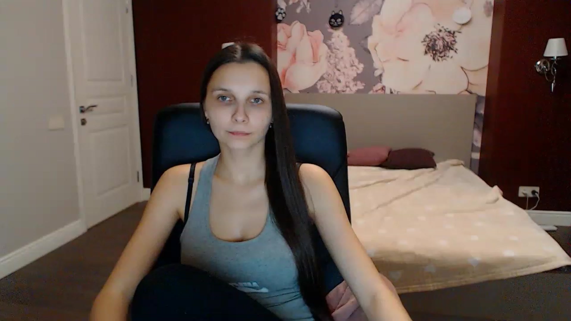 Gallery image thumbnail from Karina_Mils's myfreecams stream on, 12/30/2022, 15:30 image 2 of 20