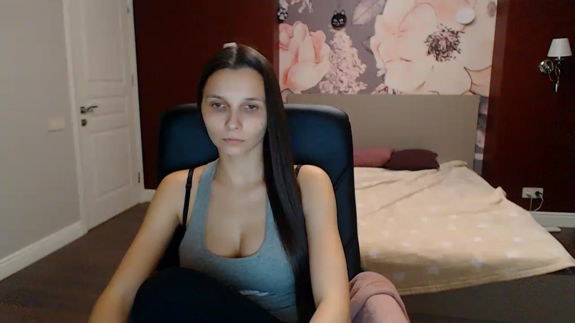 Gallery image thumbnail from Karina_Mils's myfreecams stream on, 12/30/2022, 15:30 image 12 of 20