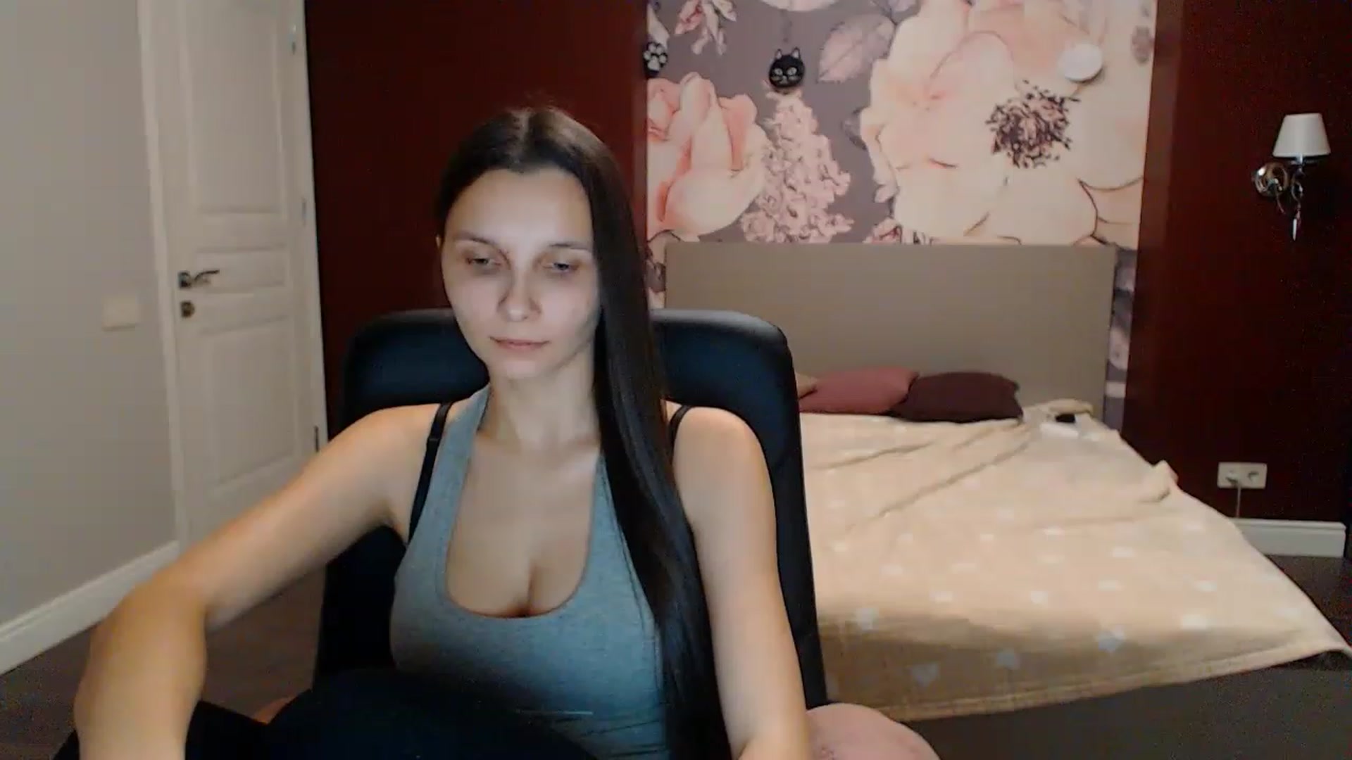 Gallery image thumbnail from Karina_Mils's myfreecams stream on, 12/30/2022, 18:23 image 8 of 20