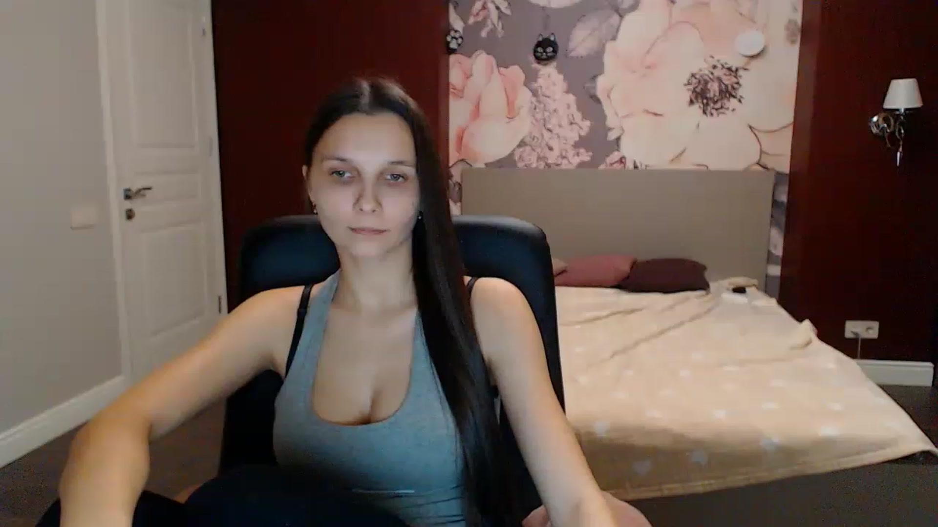 Gallery image thumbnail from Karina_Mils's myfreecams stream on, 12/30/2022, 18:23 image 9 of 20