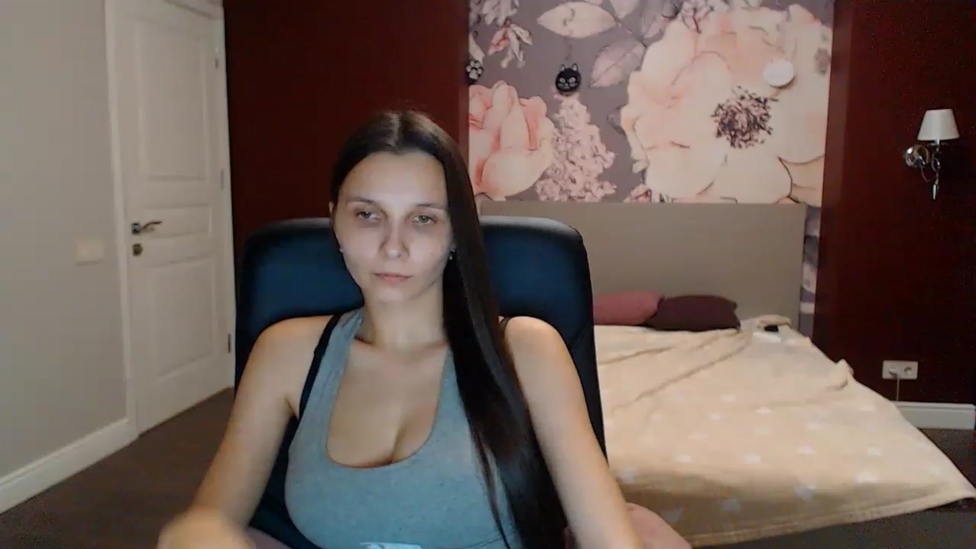 Gallery image thumbnail from Karina_Mils's myfreecams stream on, 12/30/2022, 18:23 image 1 of 20