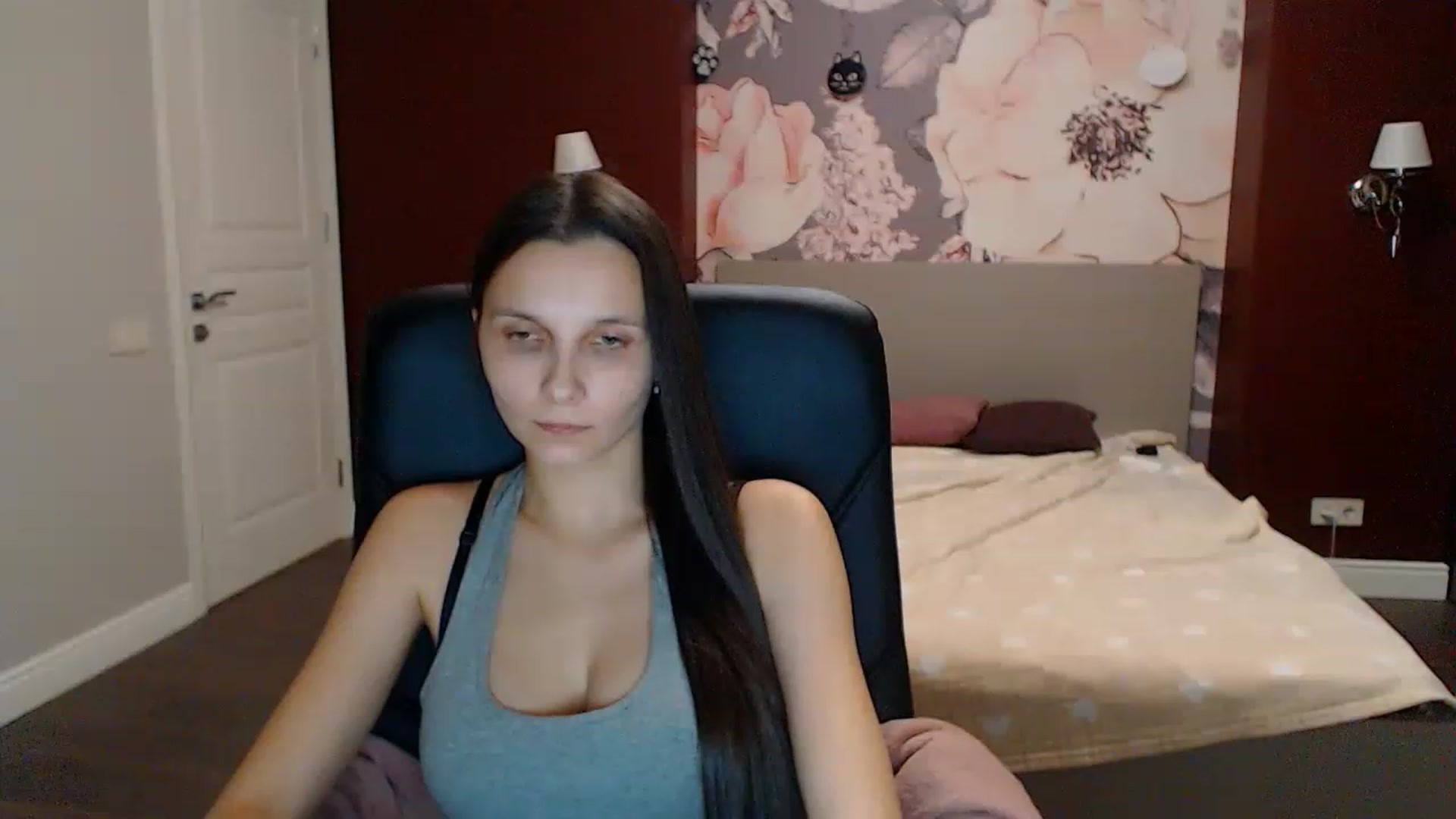 Gallery image thumbnail from Karina_Mils's myfreecams stream on, 12/30/2022, 18:23 image 7 of 20