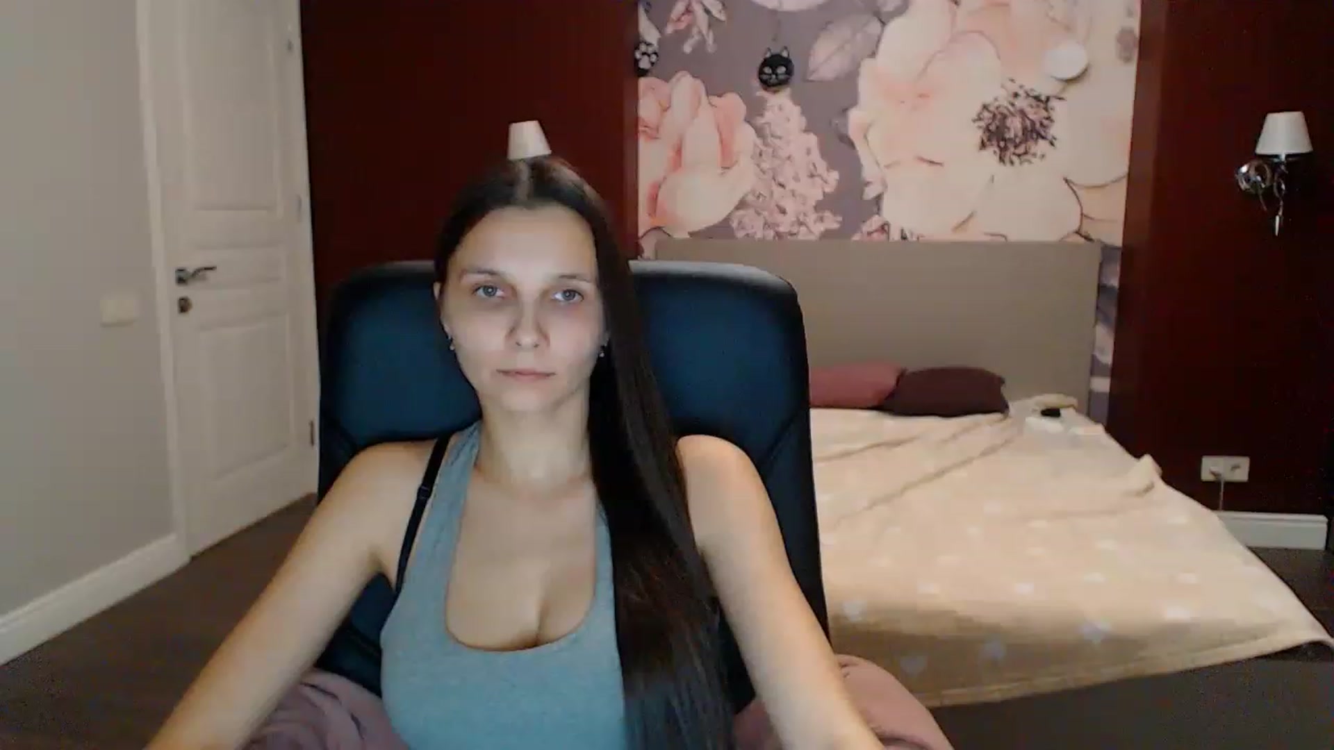 Gallery image thumbnail from Karina_Mils's myfreecams stream on, 12/30/2022, 18:23 image 6 of 20