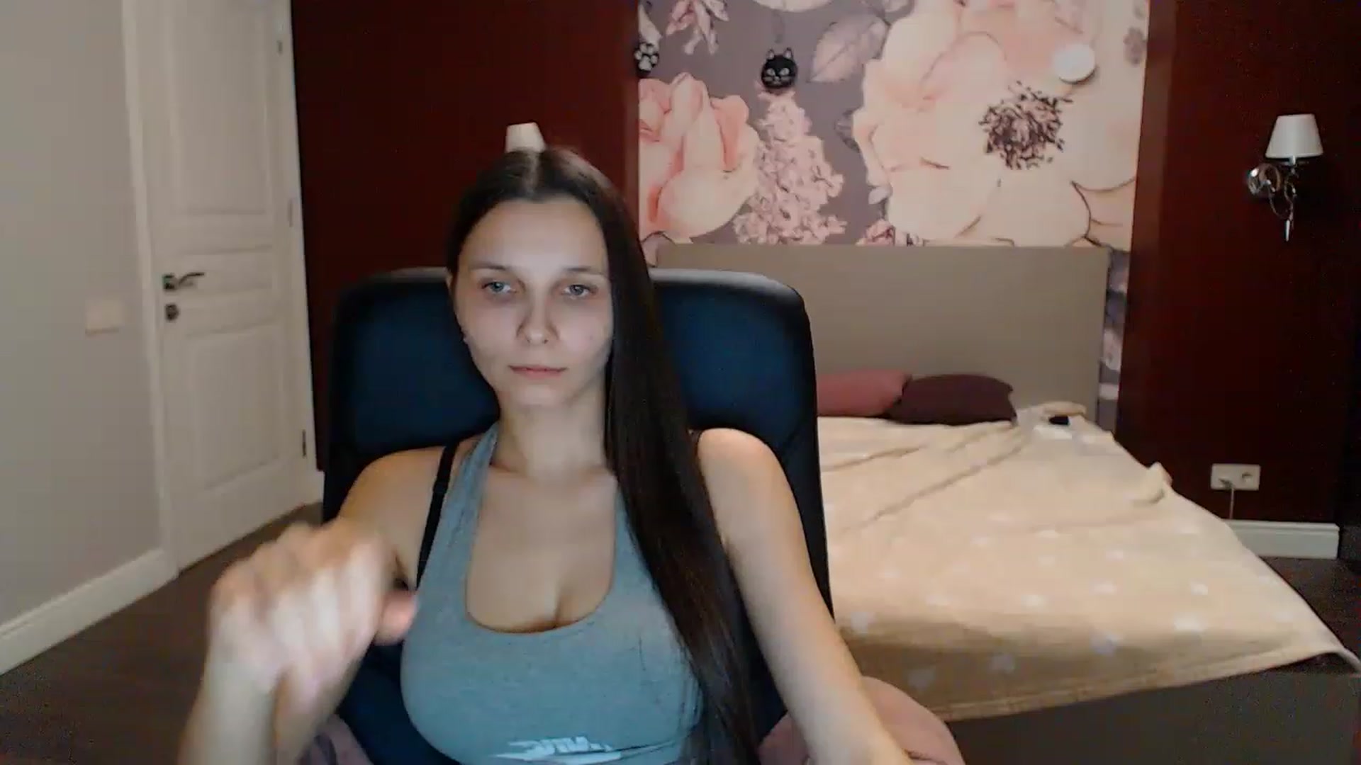 Gallery image thumbnail from Karina_Mils's myfreecams stream on, 12/30/2022, 18:23 image 15 of 20